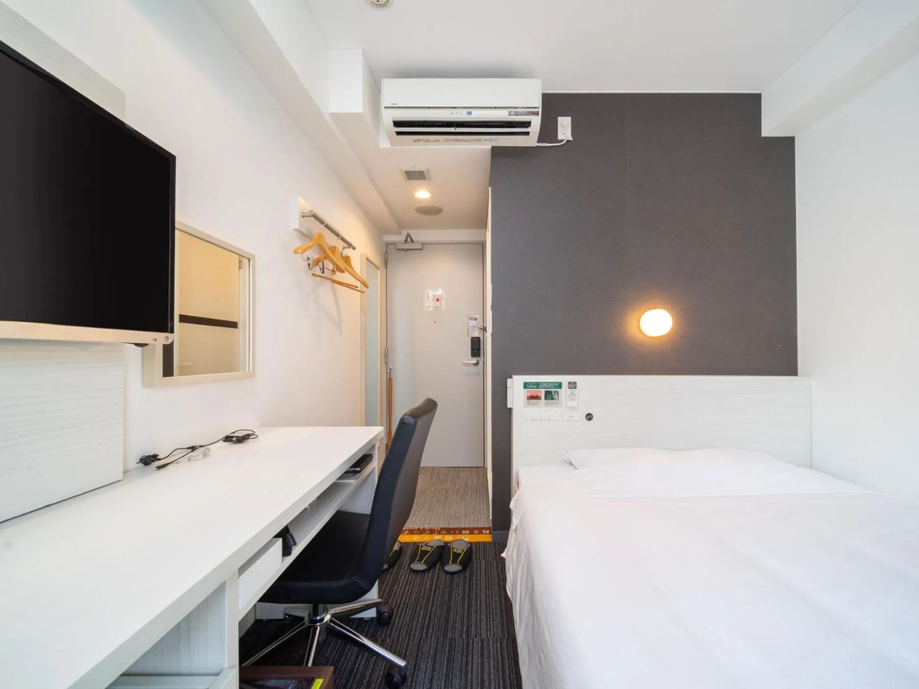 Bed in Super Hotel Shinagawa Shinbanba