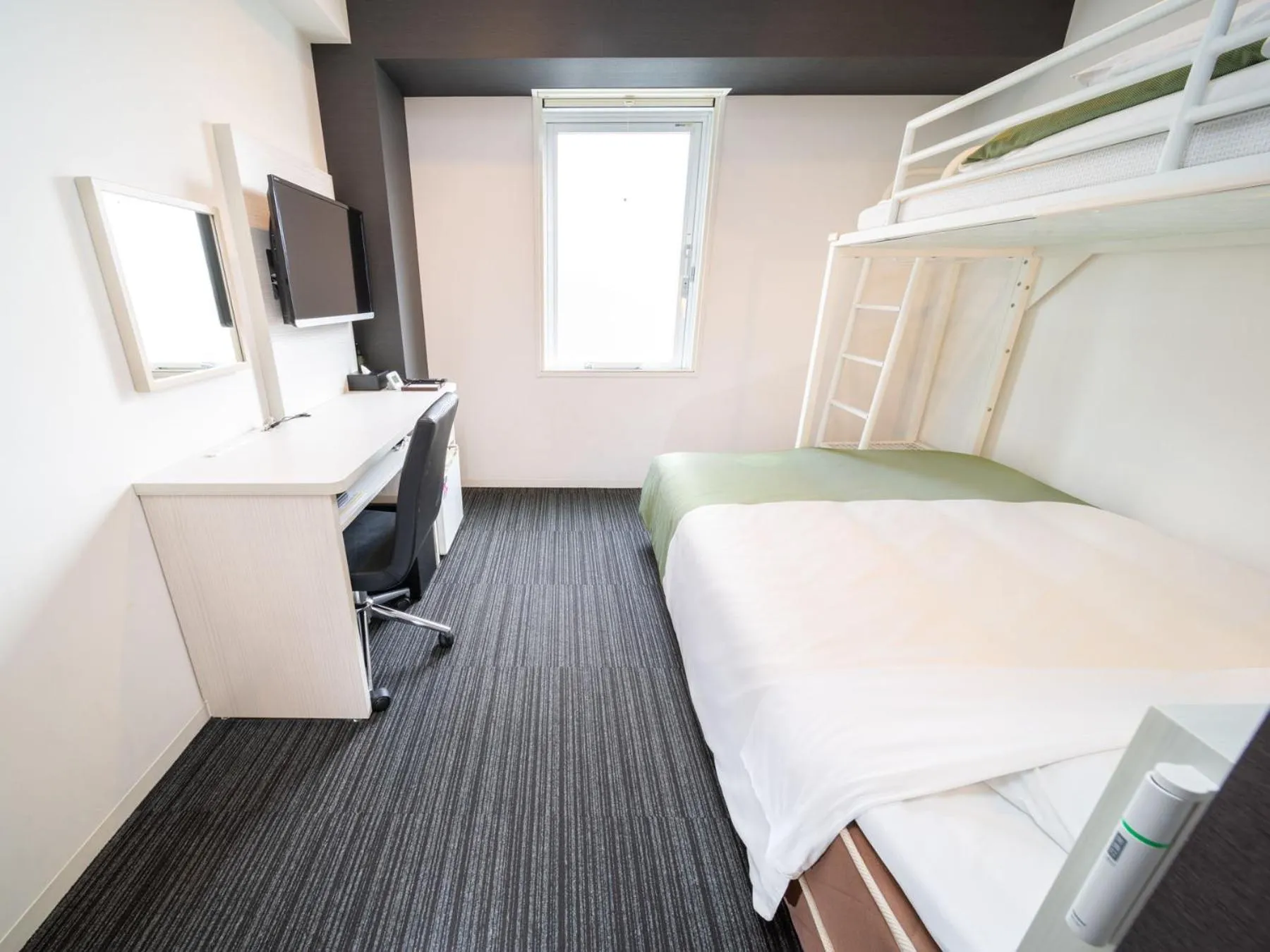 bunk bed, Bed in Super Hotel Shinagawa Shinbanba