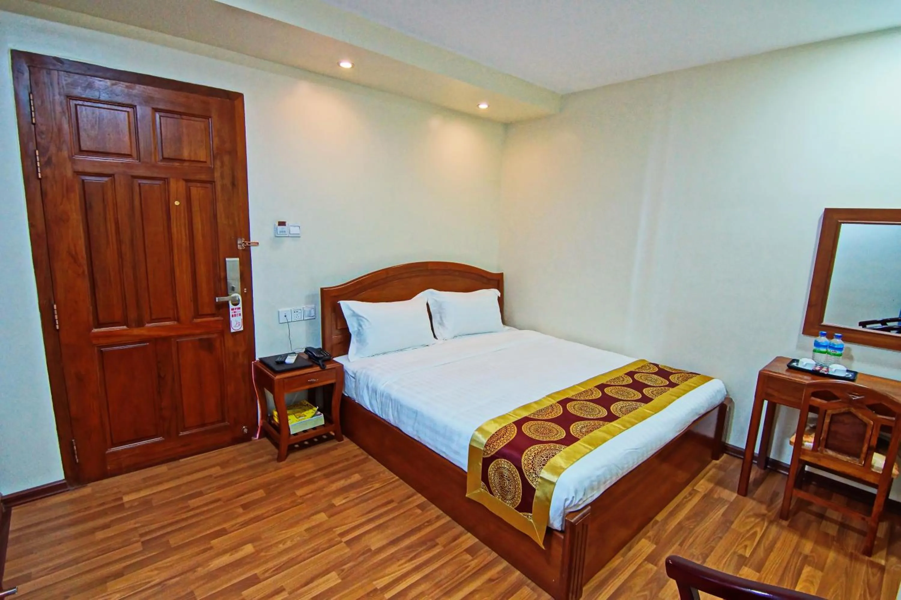 Bedroom, Bed in Royal Pearl Hotel