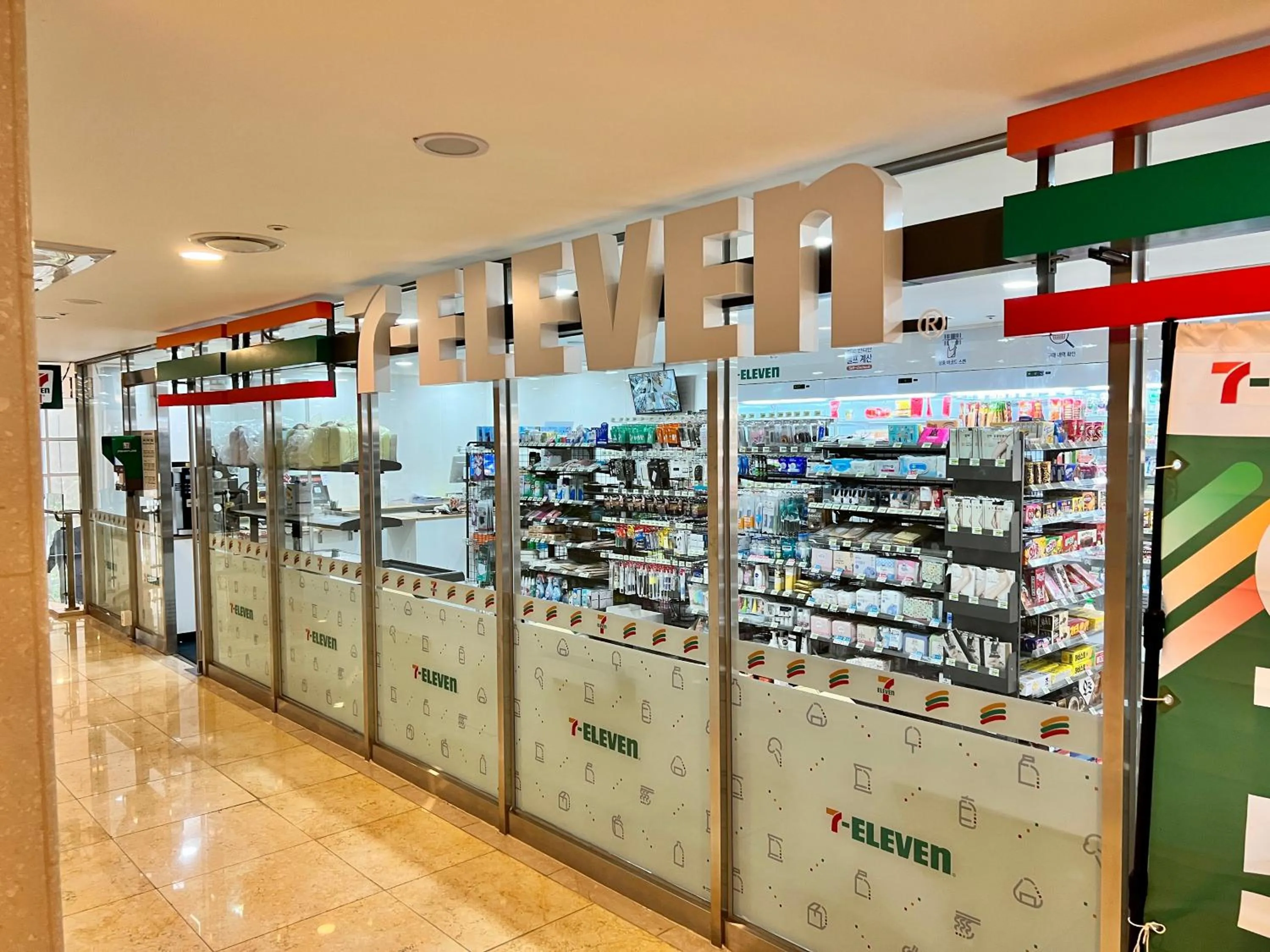 On-site shops in J-Grand Hotel