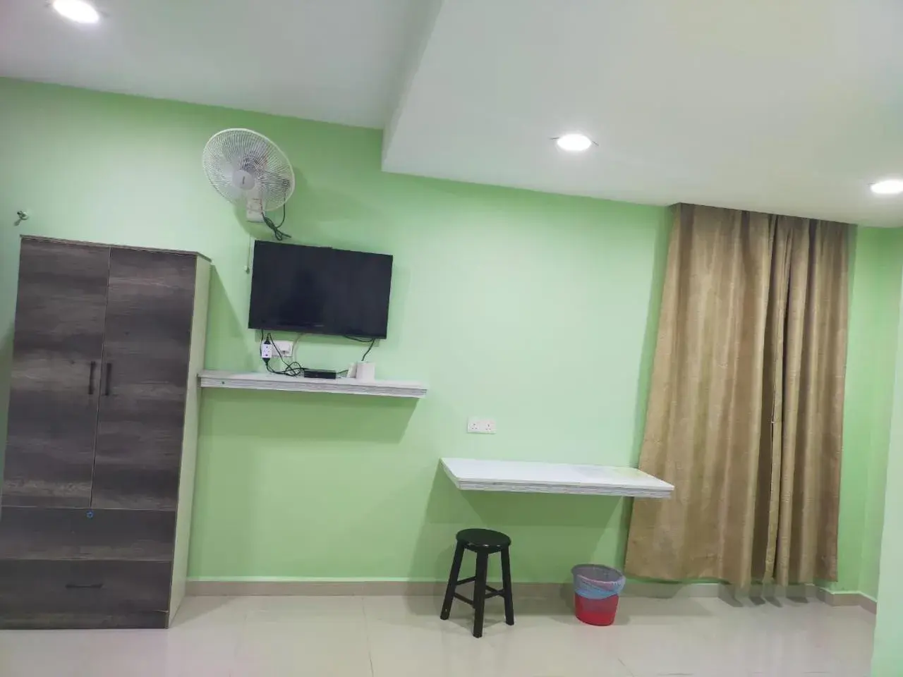 Family Room with Bathroom in Leaf Guest House Family Room with Bathroom in Leaf Guest House