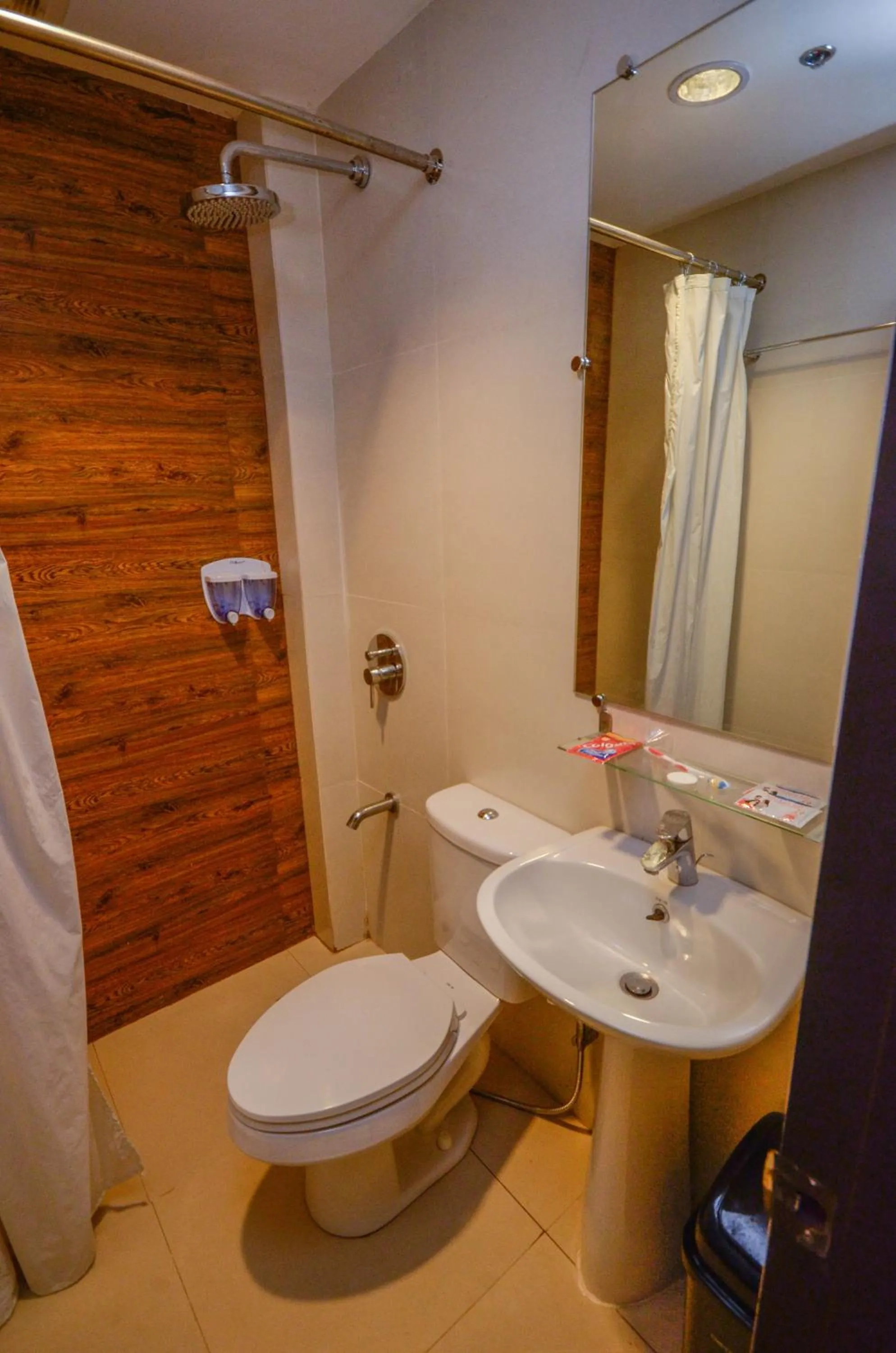 Bathroom in Marianne Hotel