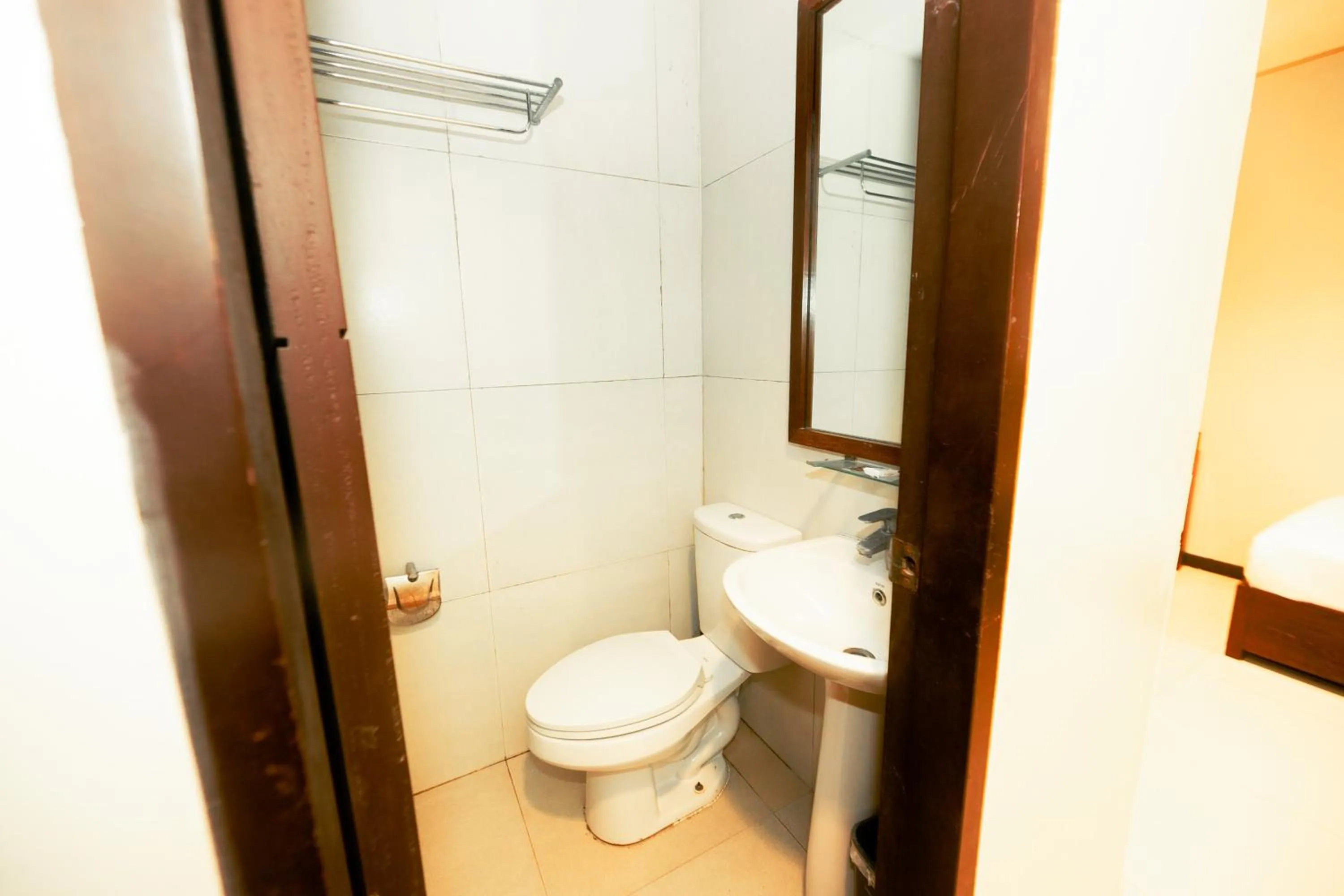 Toilet in Marianne Hotel