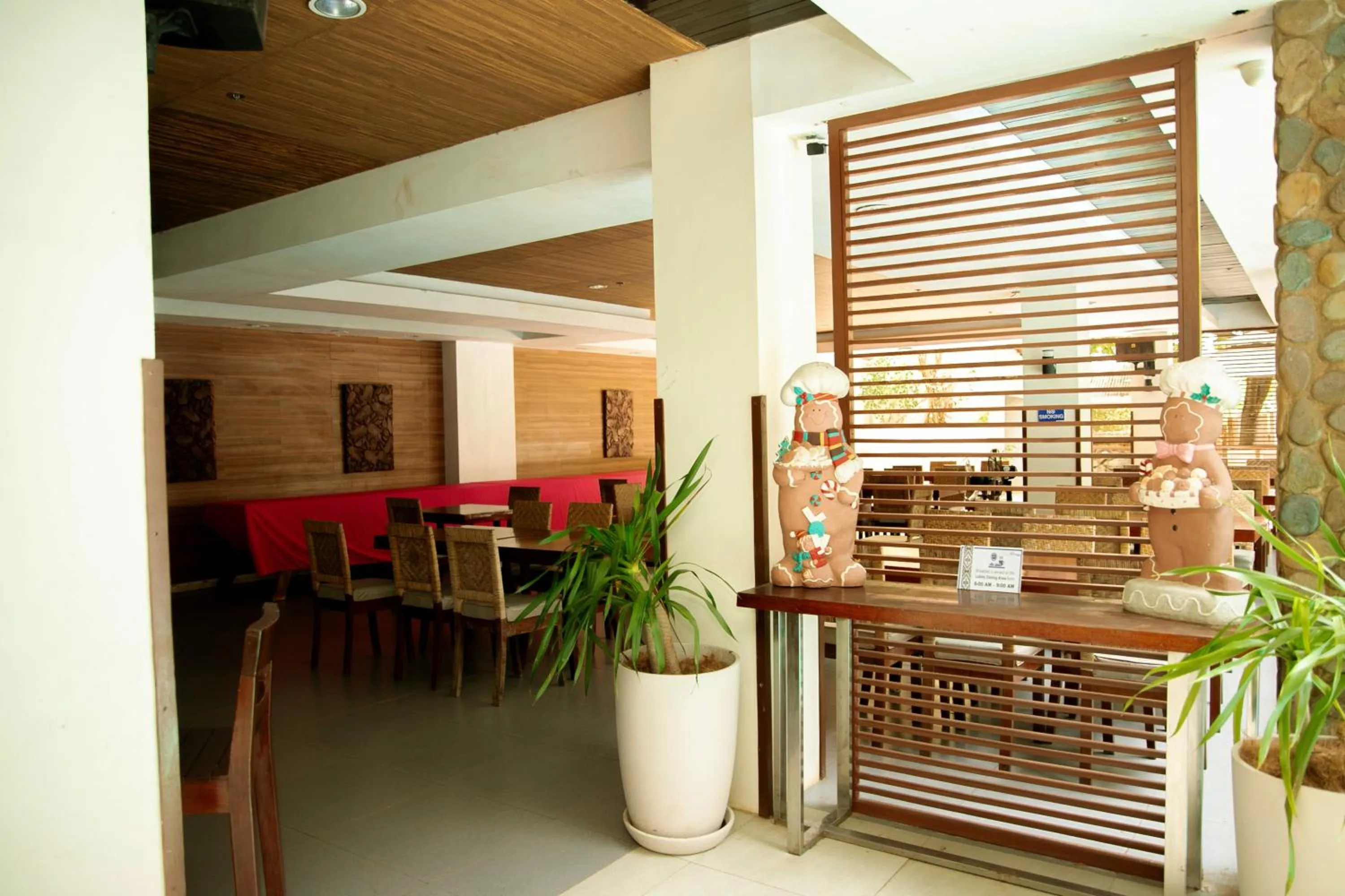 Dining area in Marianne Hotel
