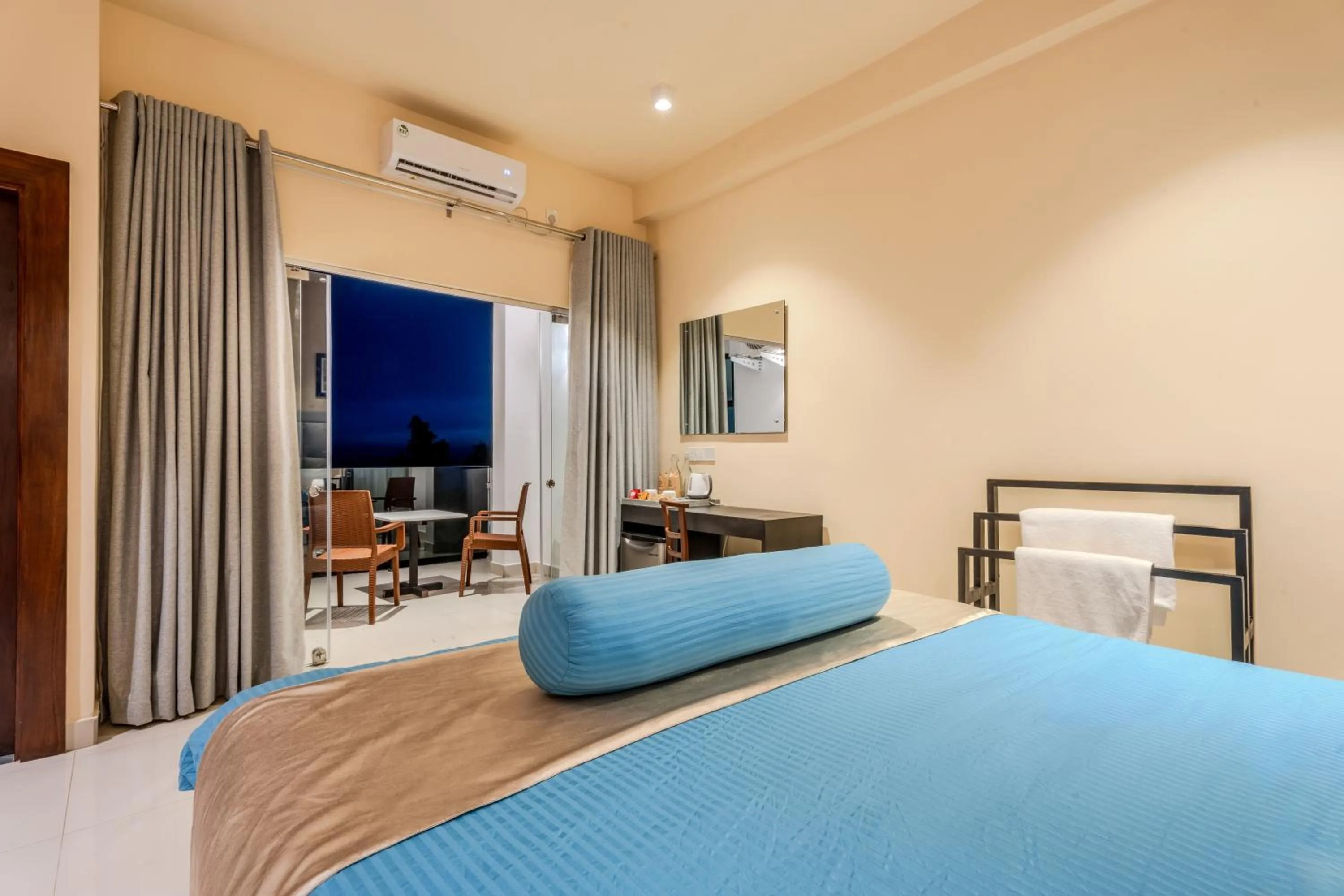 Bed in Mzion Hotel Weligama