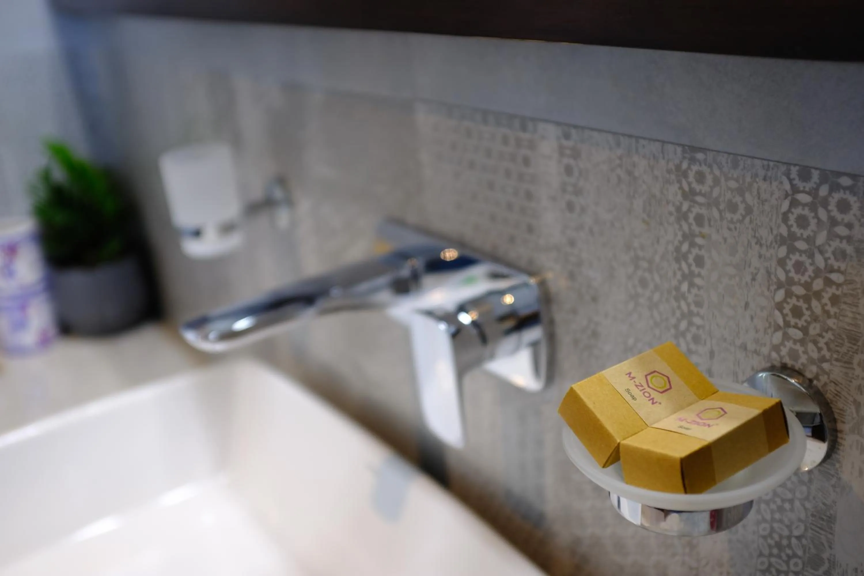 Bathroom in Mzion Hotel Weligama