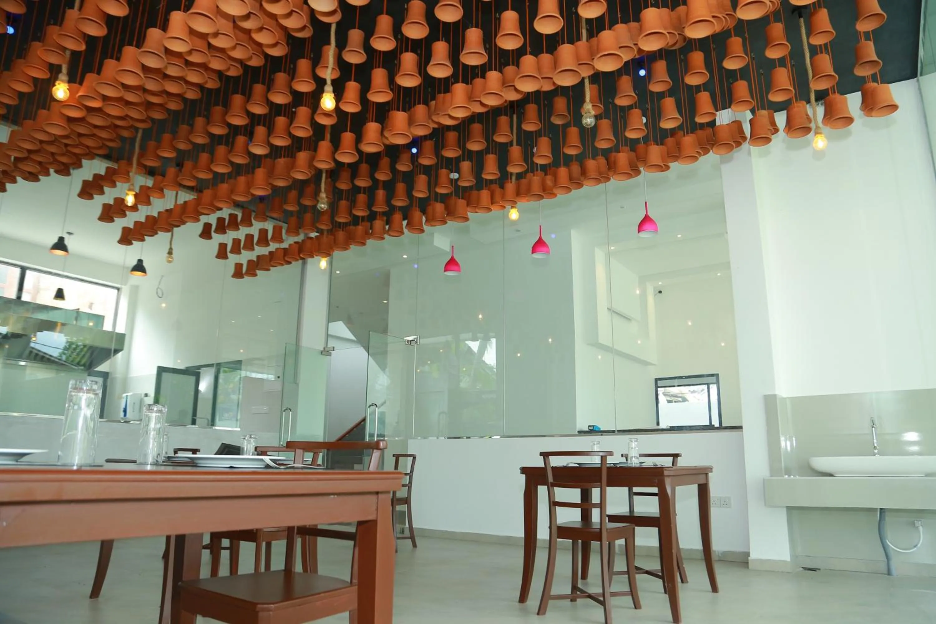 Restaurant/places to eat in Mzion Hotel Weligama