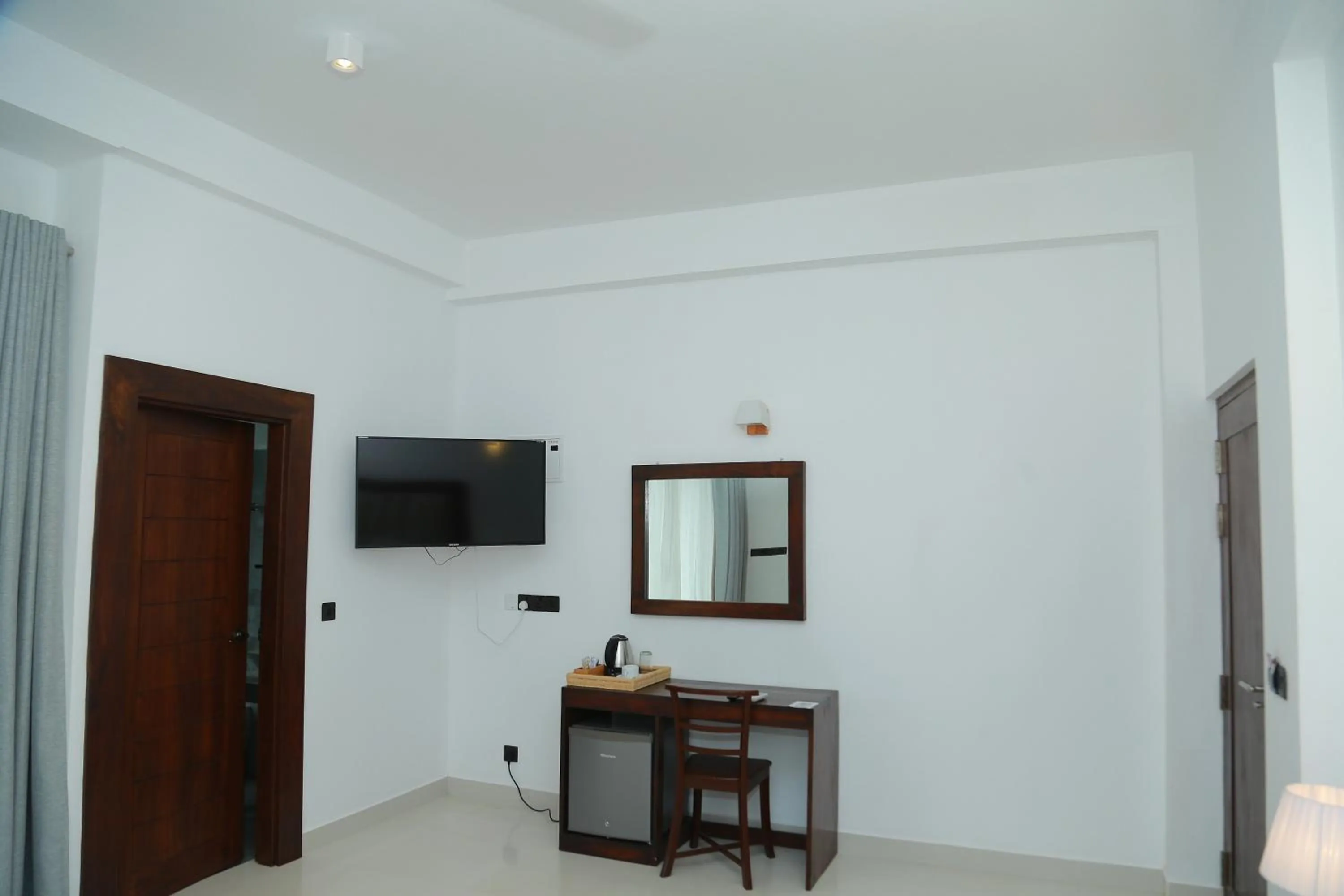 TV and multimedia in Mzion Hotel Weligama