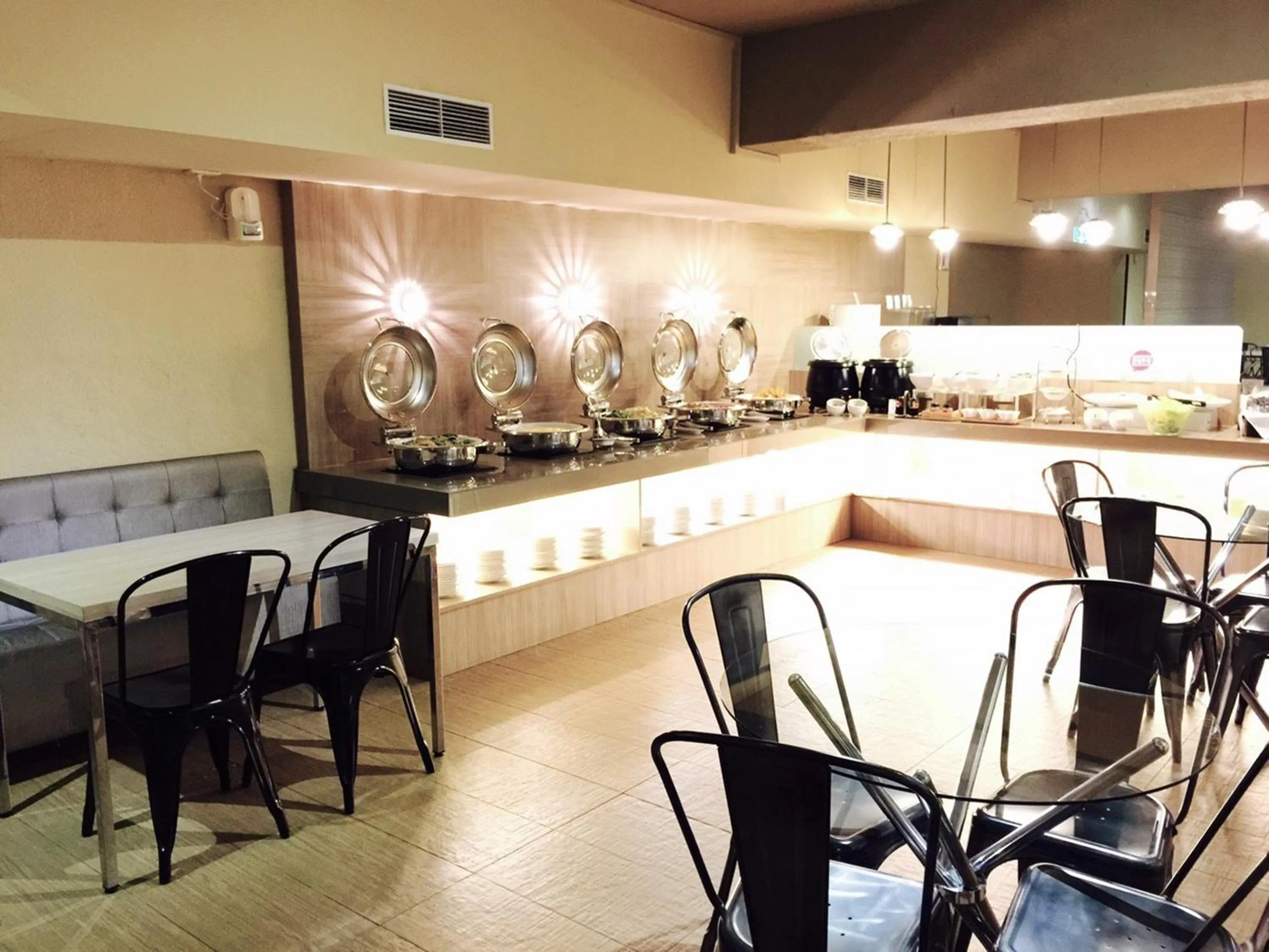 Restaurant/places to eat in The Riverside Hotel Hengchun