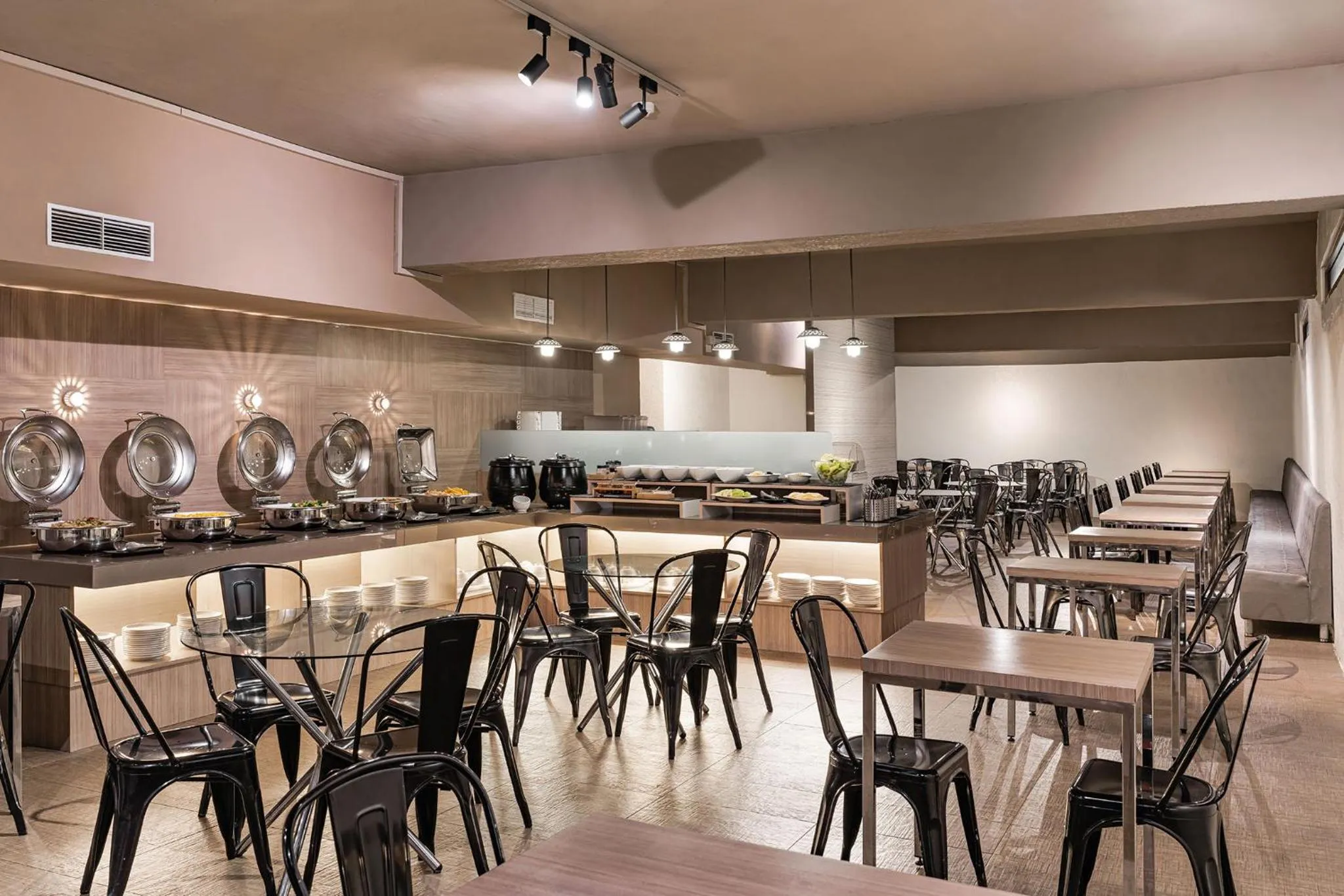 Restaurant/places to eat in The Riverside Hotel Hengchun