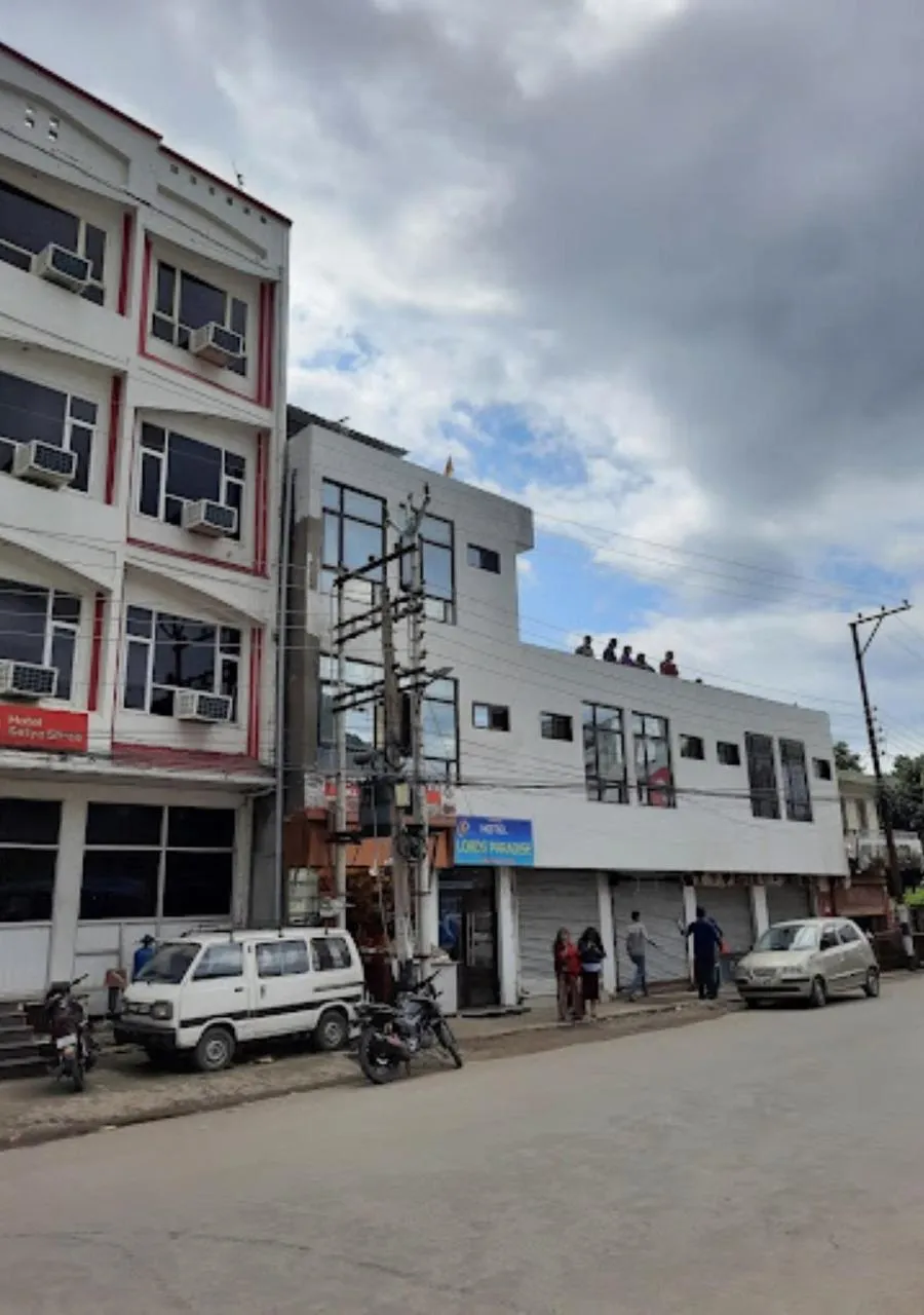 Hotel Lords Paradise 