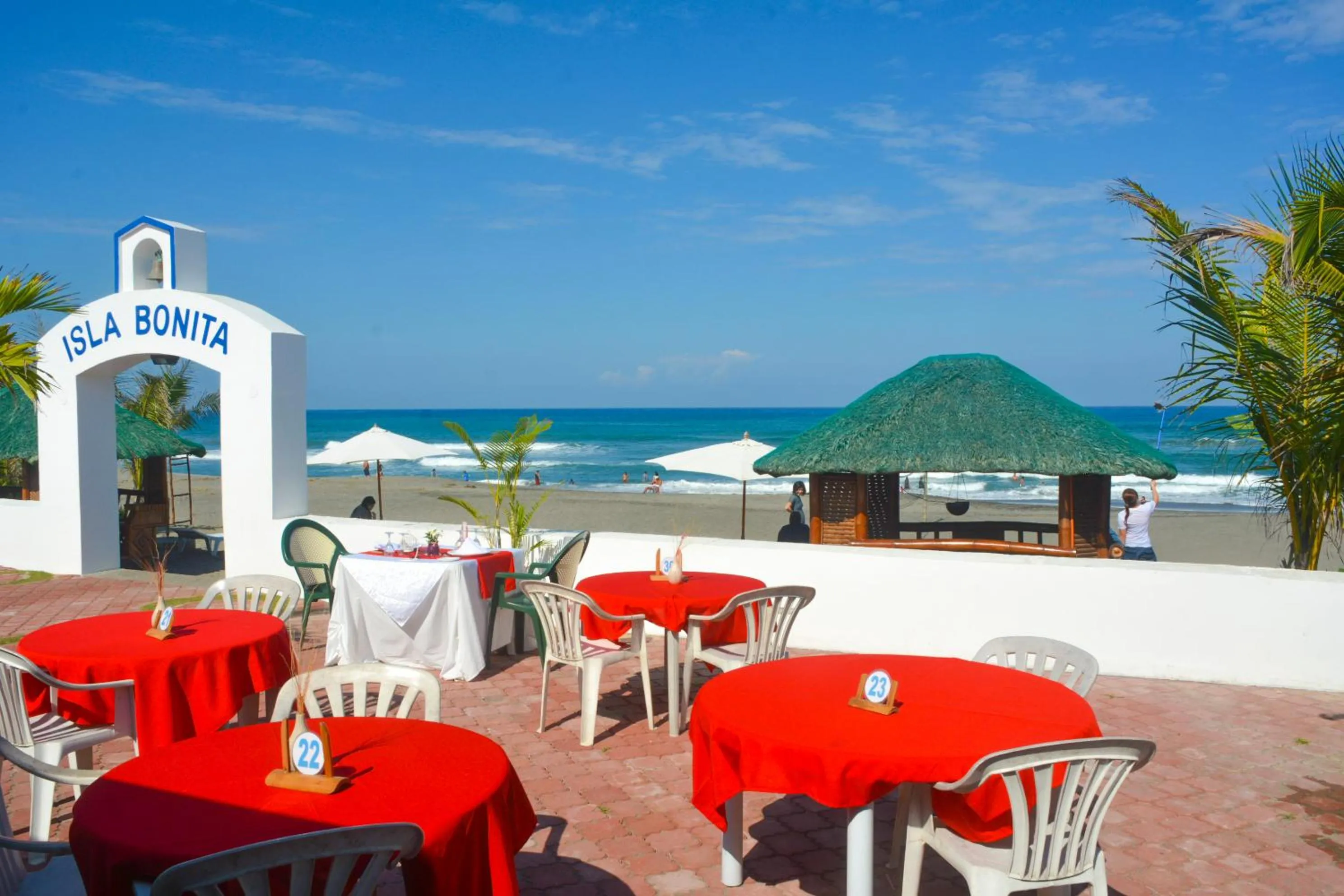 Food and drinks in Isla Bonita Beach Resort