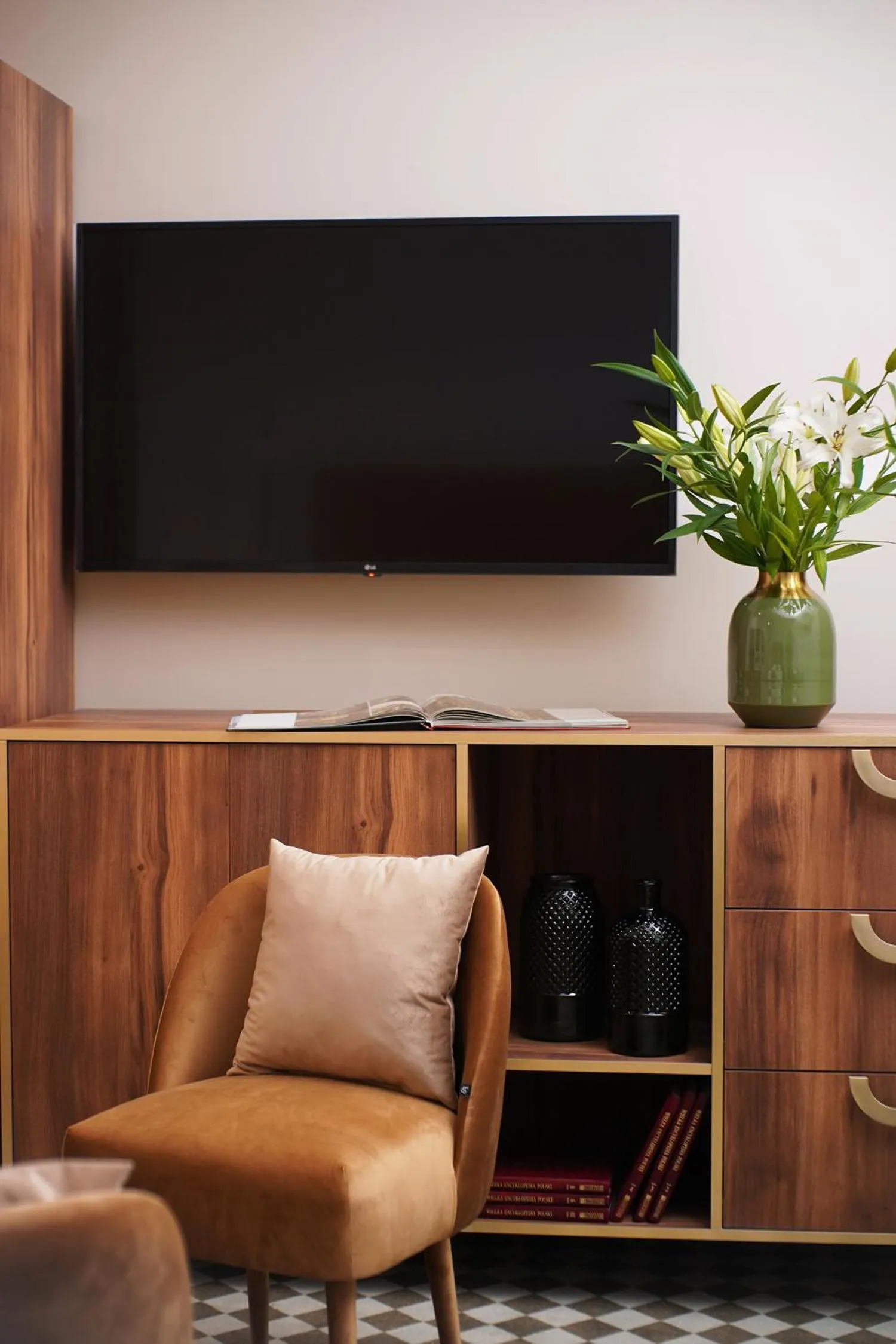 Communal lounge/ TV room in Hotel Pietryna