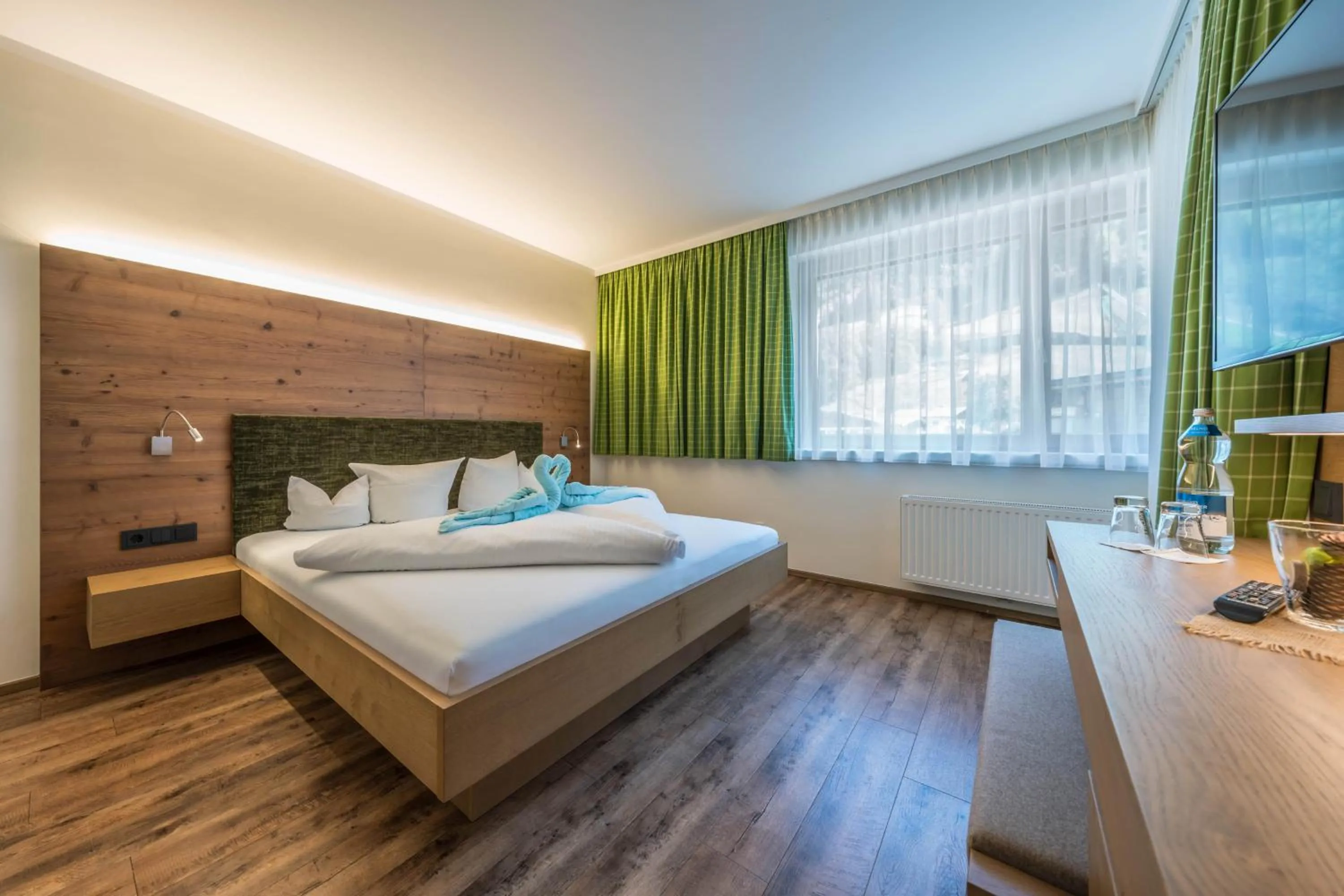 Bedroom, Bed in Aktivhotel Tuxerhof