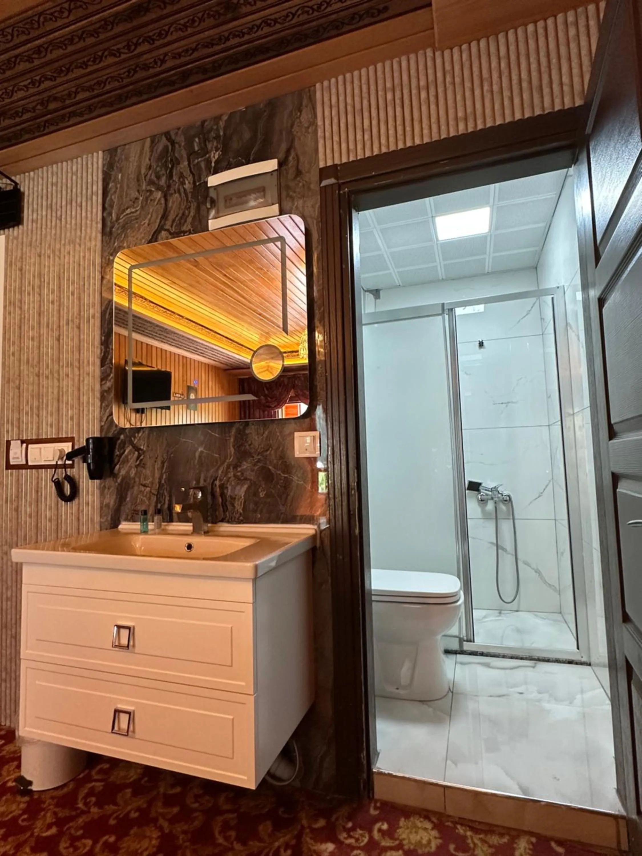 Shower in Dunya Residence