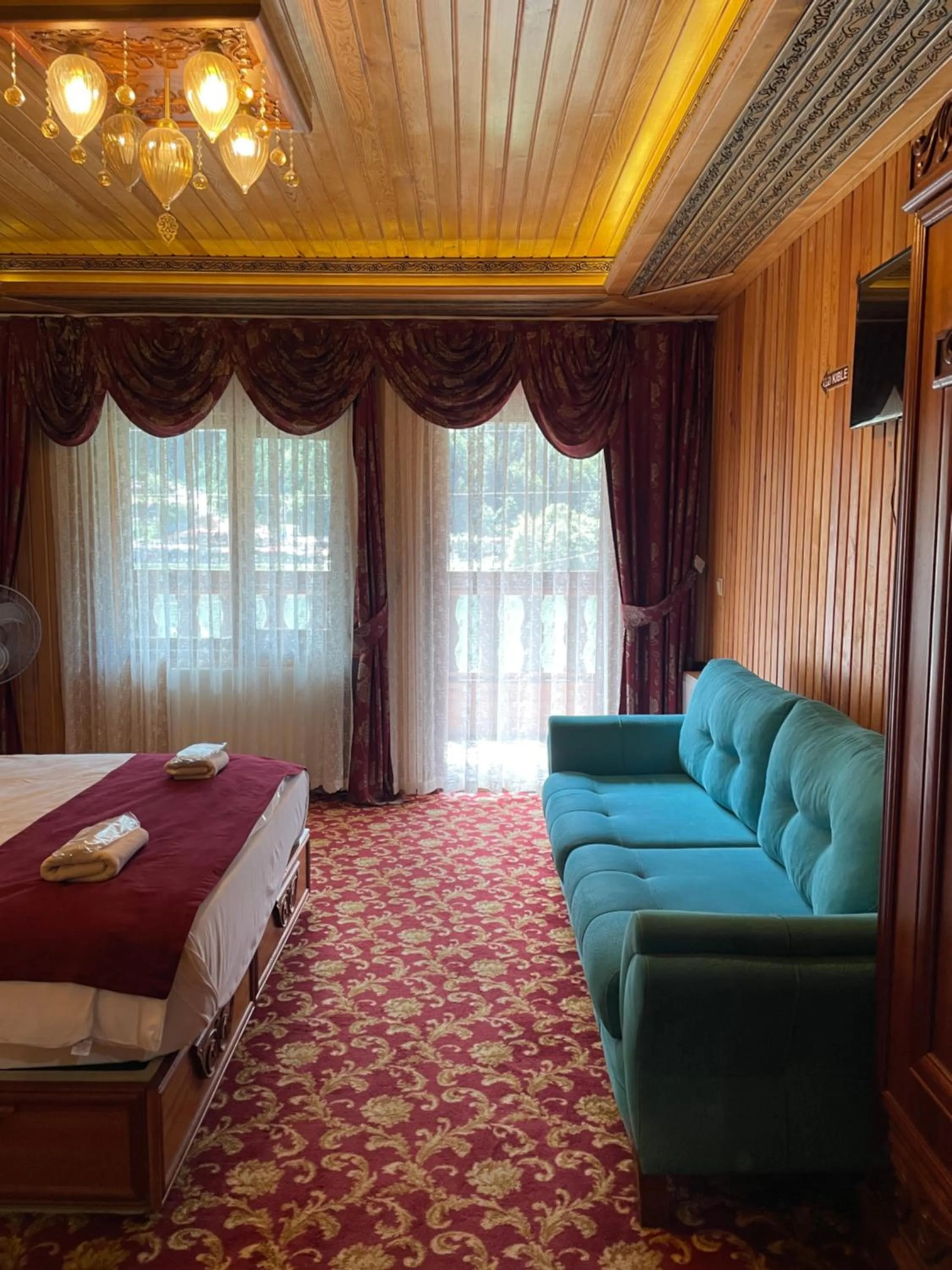 Bed in Dunya Residence