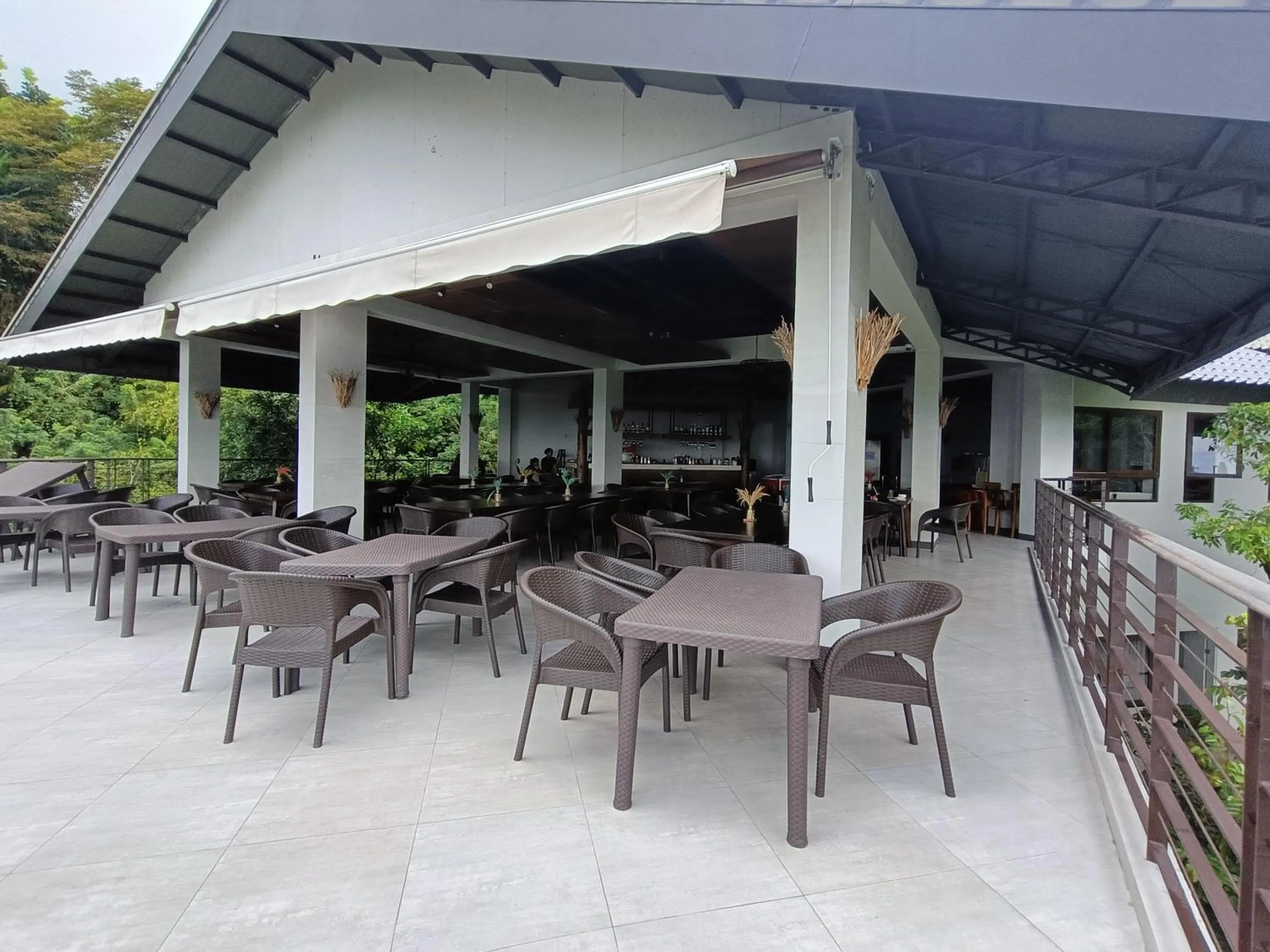 Restaurant/places to eat in Mist Mountain Resort powered by Cocotel