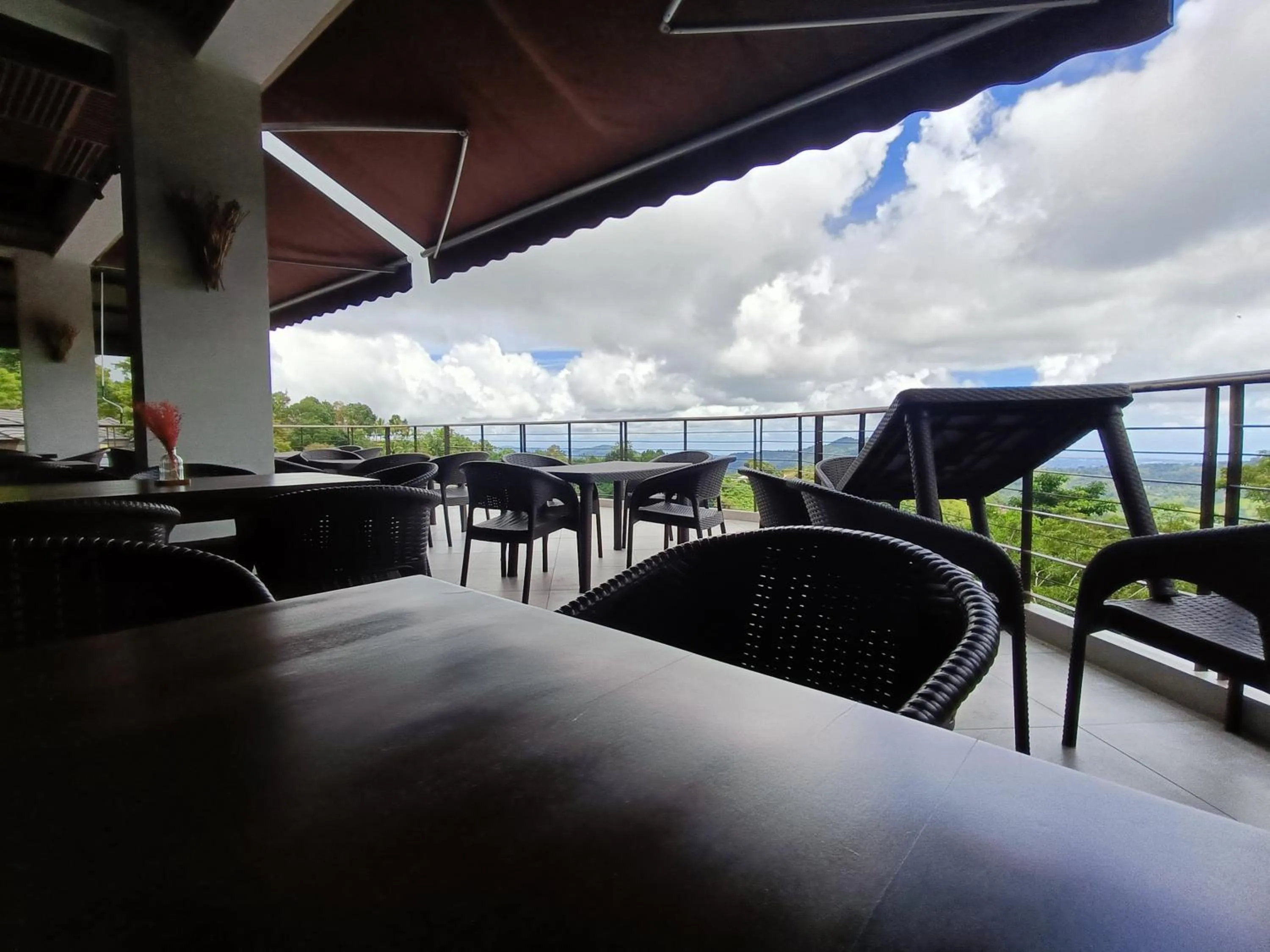 Restaurant/places to eat in Mist Mountain Resort powered by Cocotel