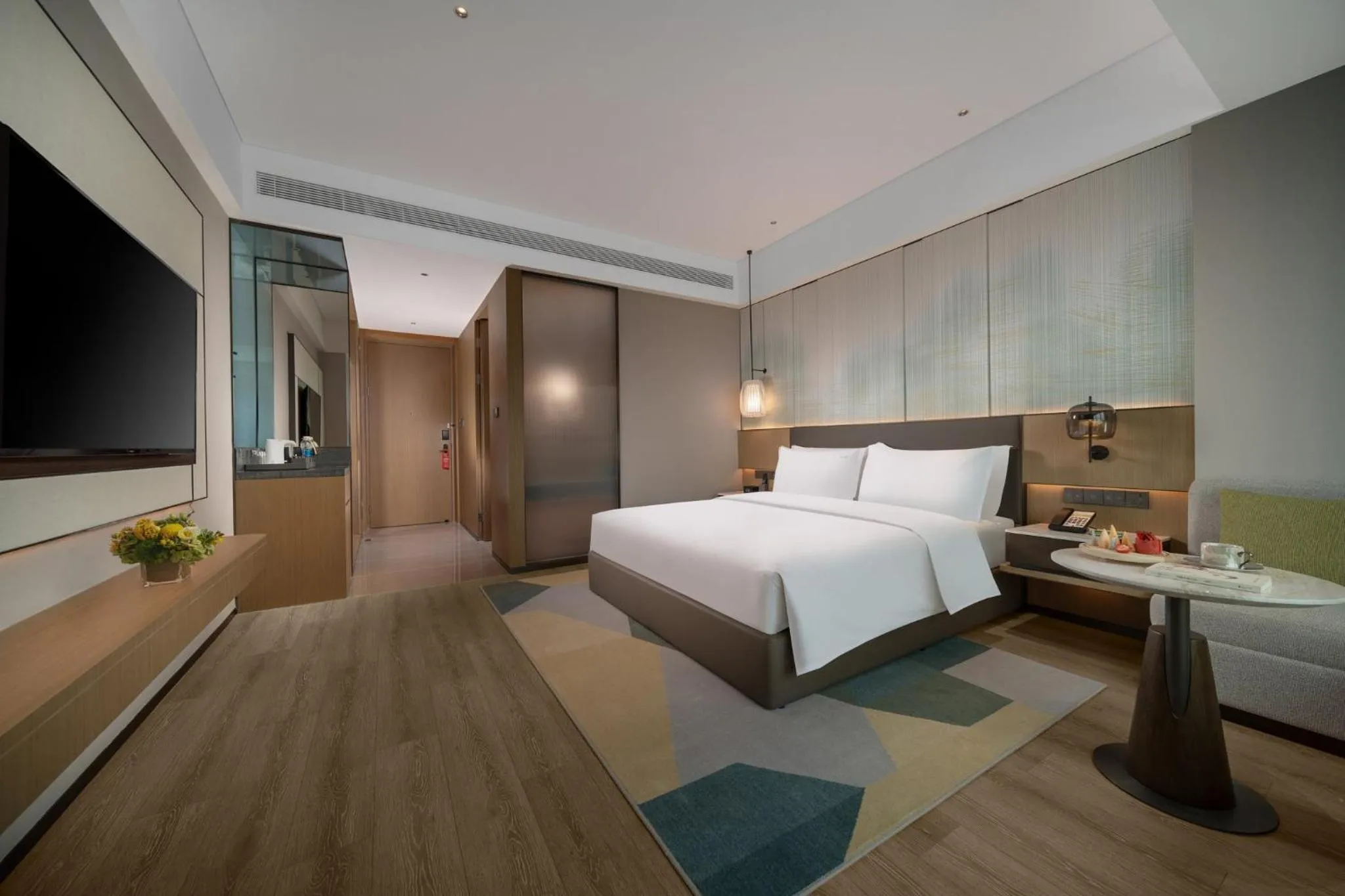 Photo of the whole room, Bed in Holiday Inn Chengdu East by IHG