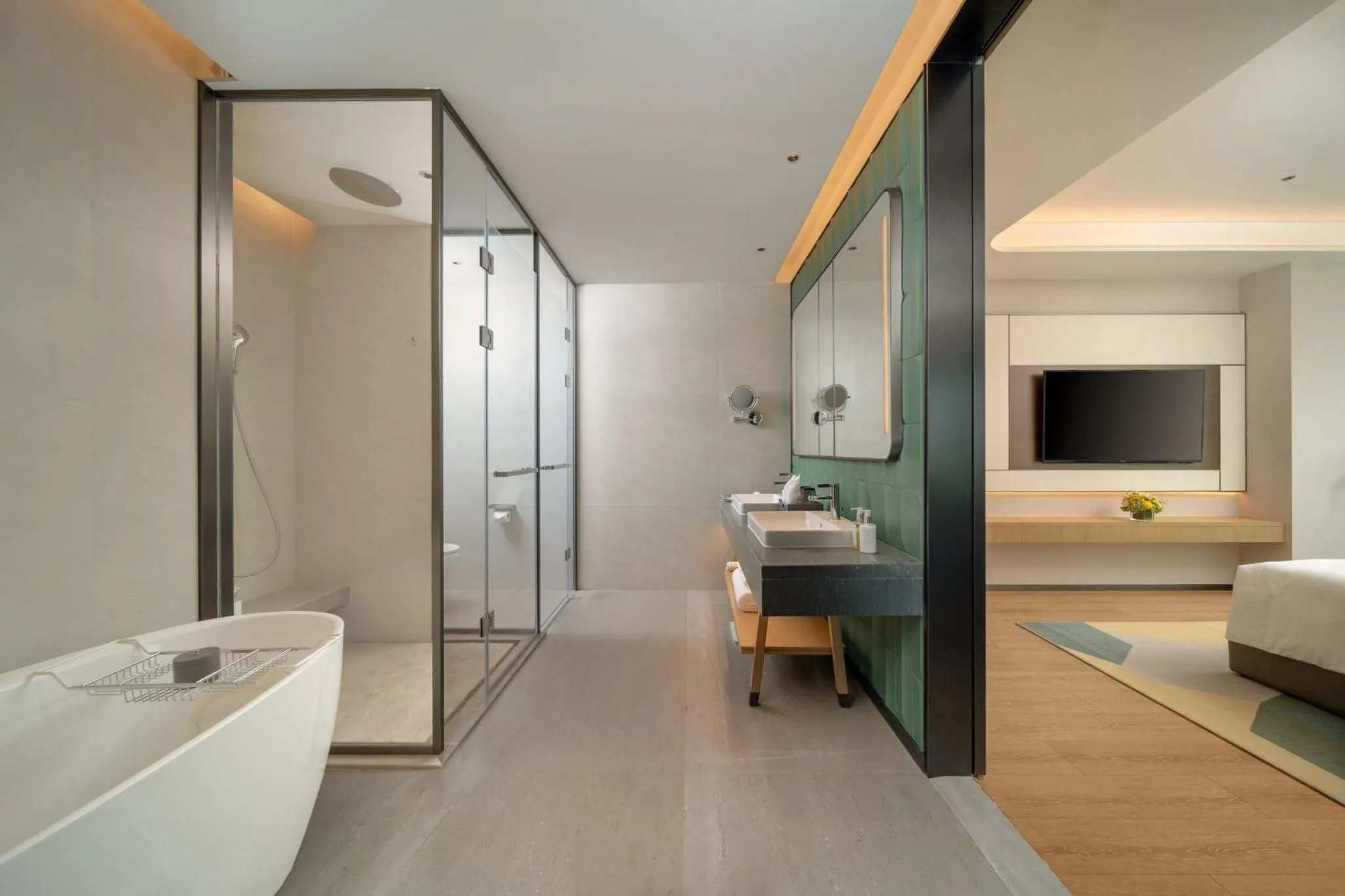 Photo of the whole room, Bed in Holiday Inn Chengdu East by IHG