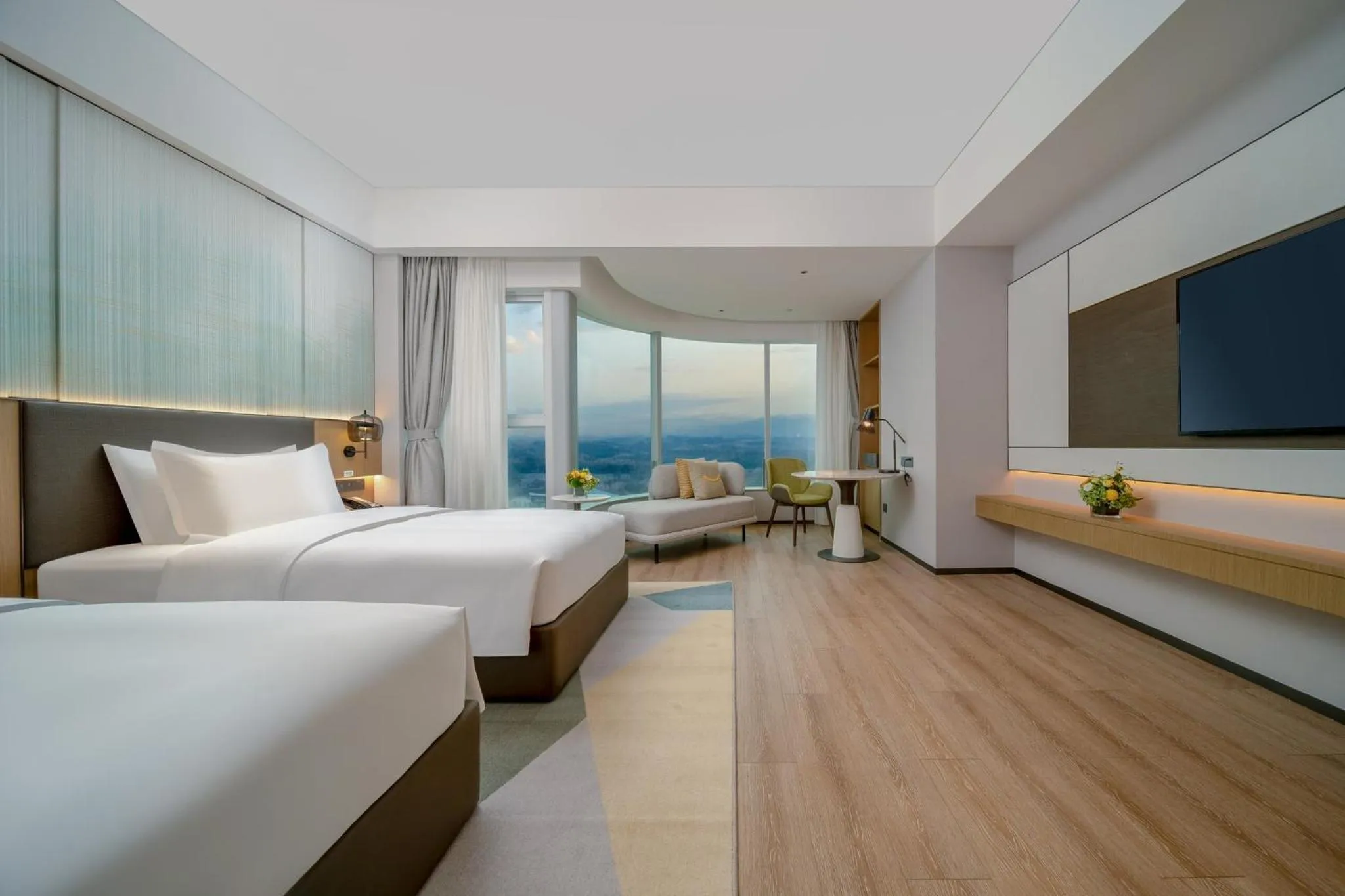 Photo of the whole room, Bed in Holiday Inn Chengdu East by IHG