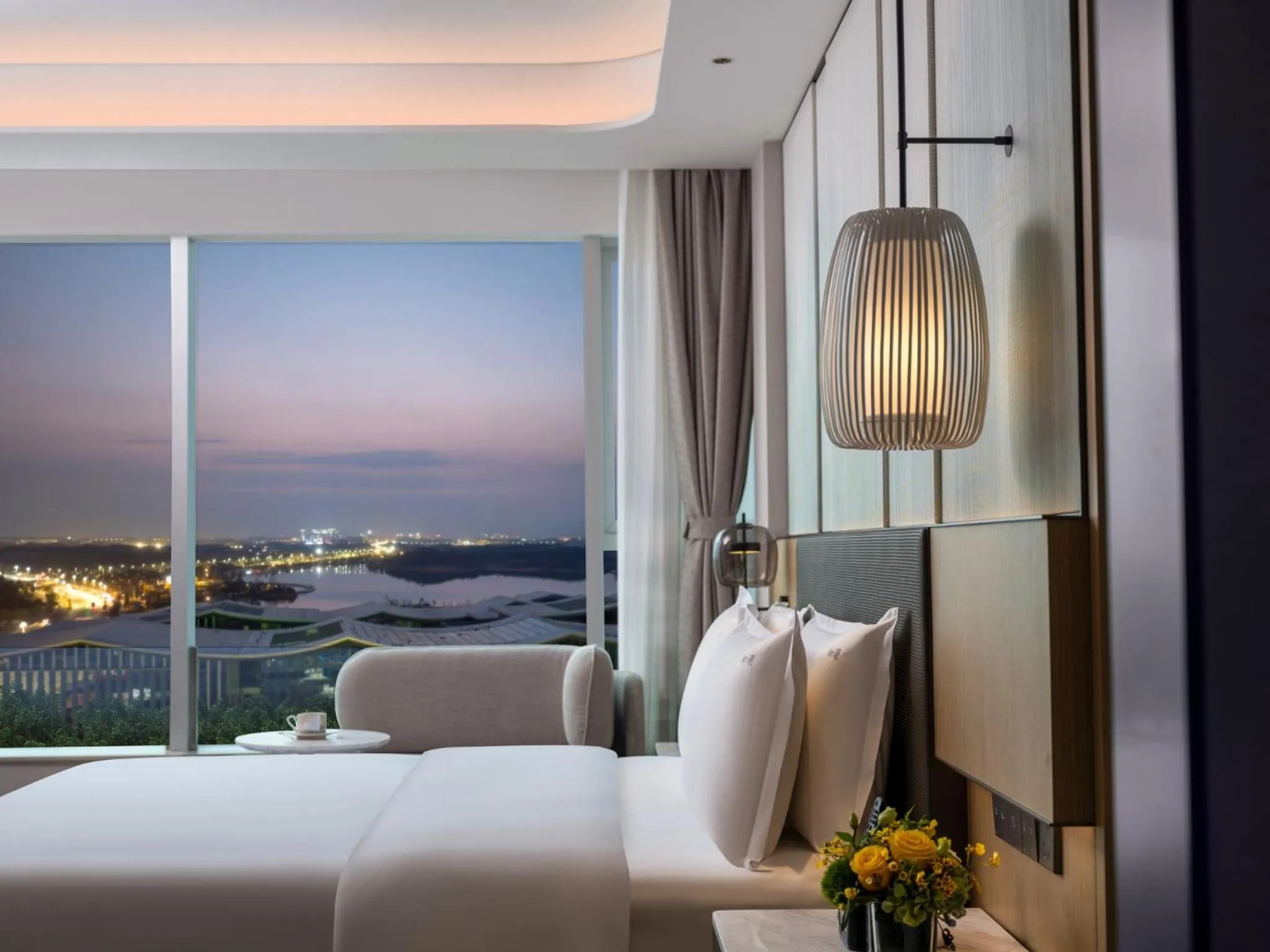 Photo of the whole room, Bed in Holiday Inn Chengdu East by IHG