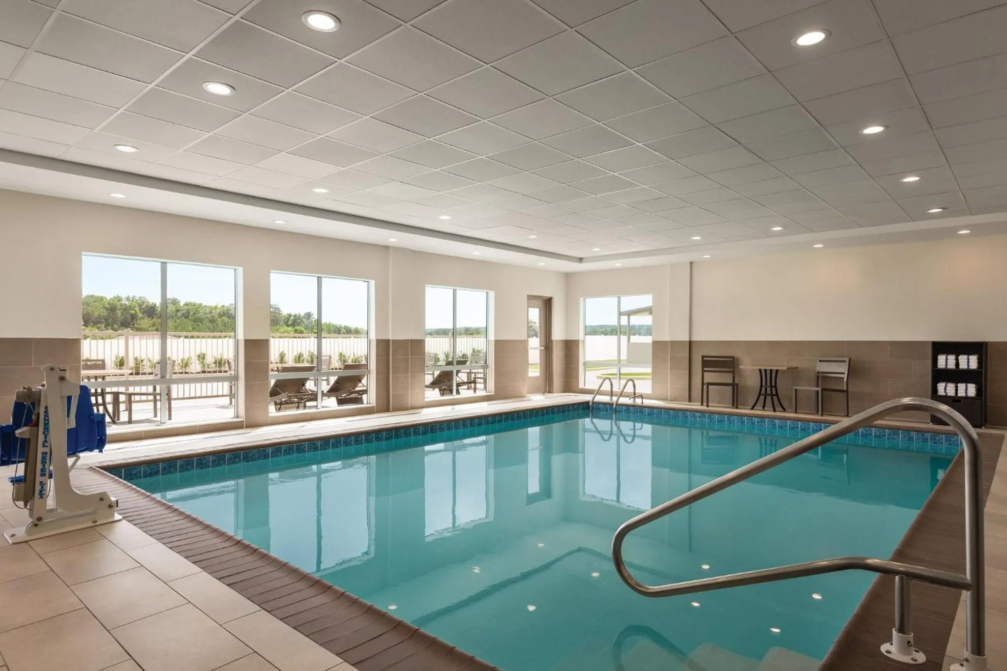 Swimming pool in Holiday Inn Express & Suites Bessemer - Birmingham SW by IHG