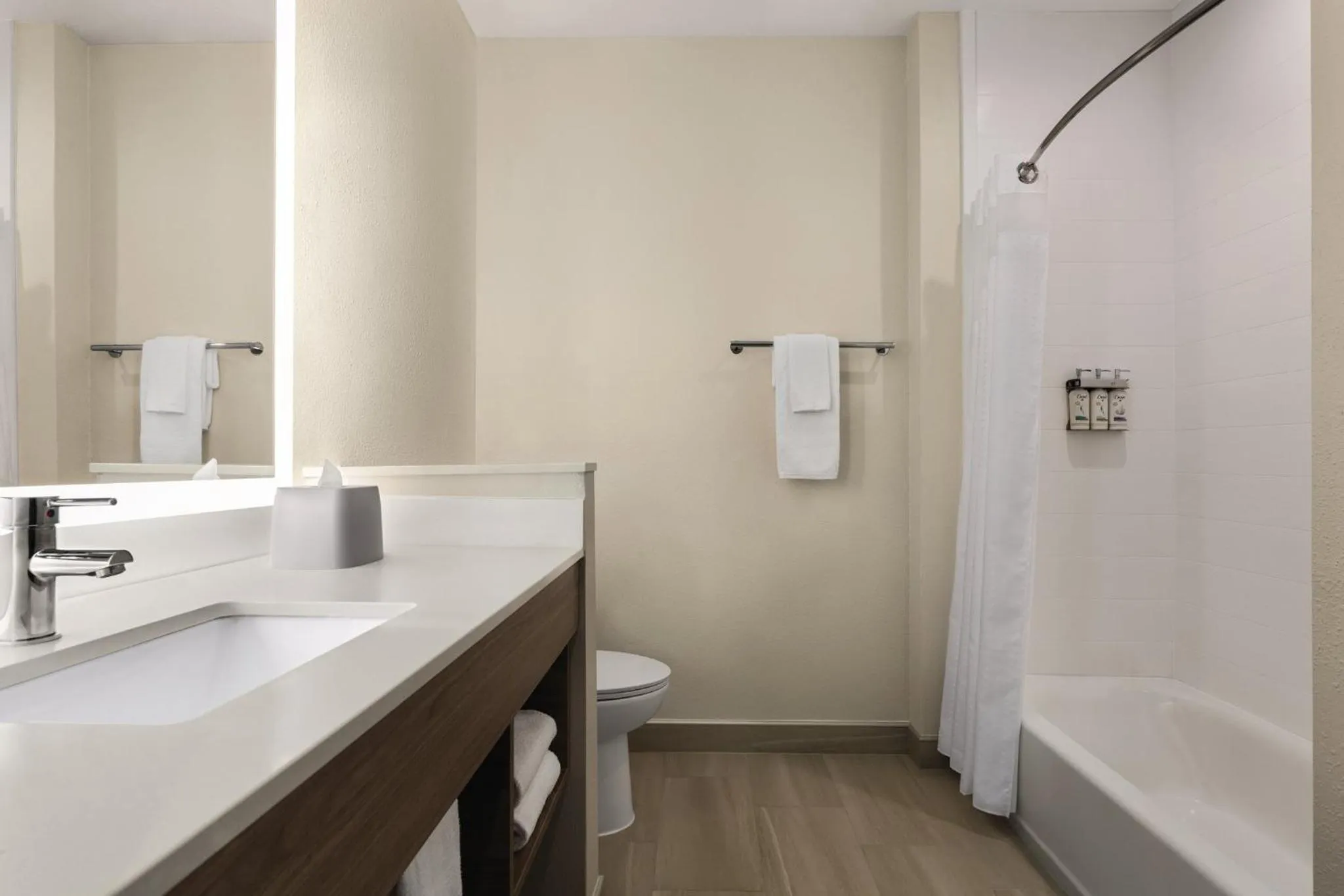 Photo of the whole room in Holiday Inn Express & Suites Bessemer - Birmingham SW by IHG