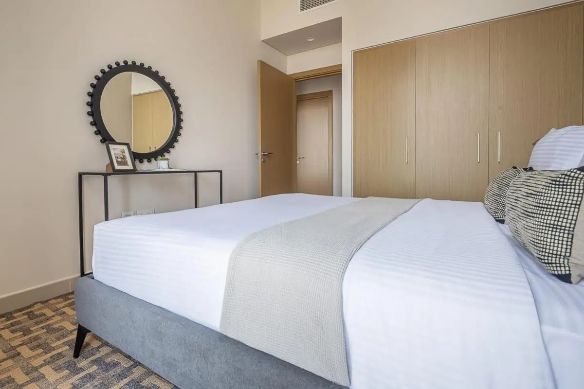 Frank Porter - Harbour Gate