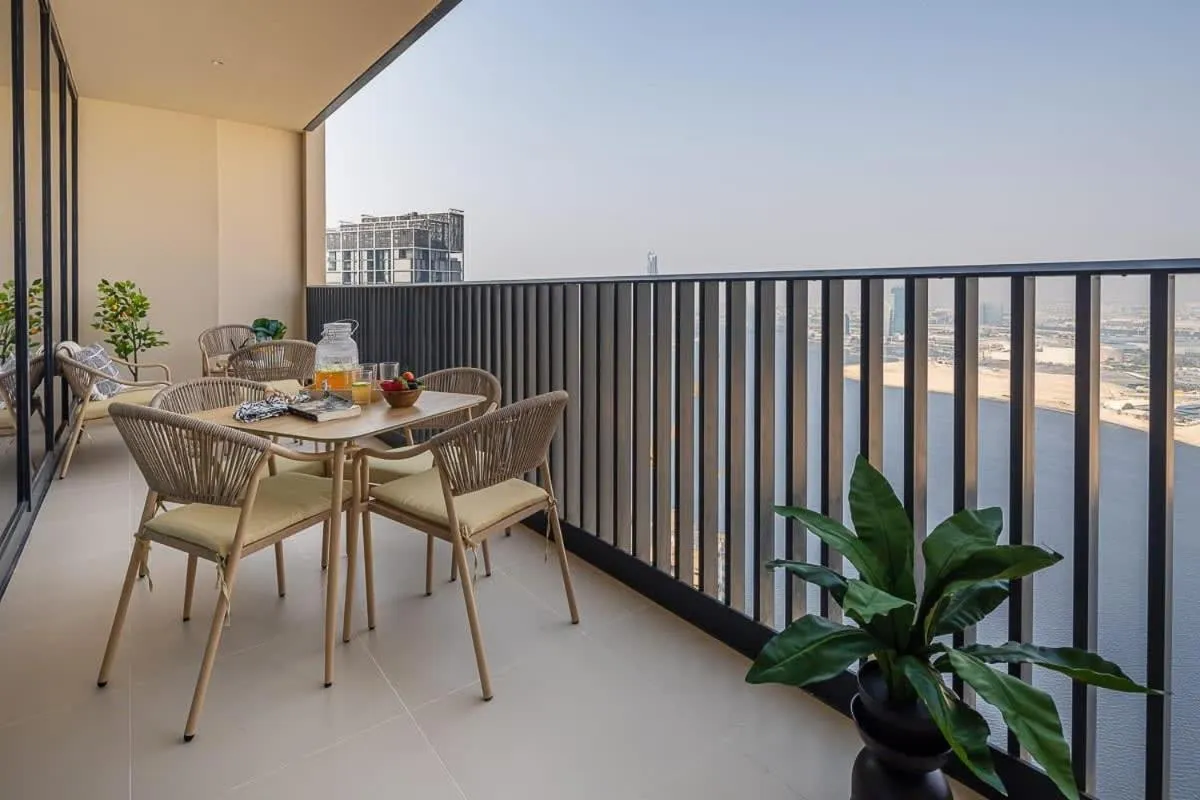 Frank Porter - Harbour Gate