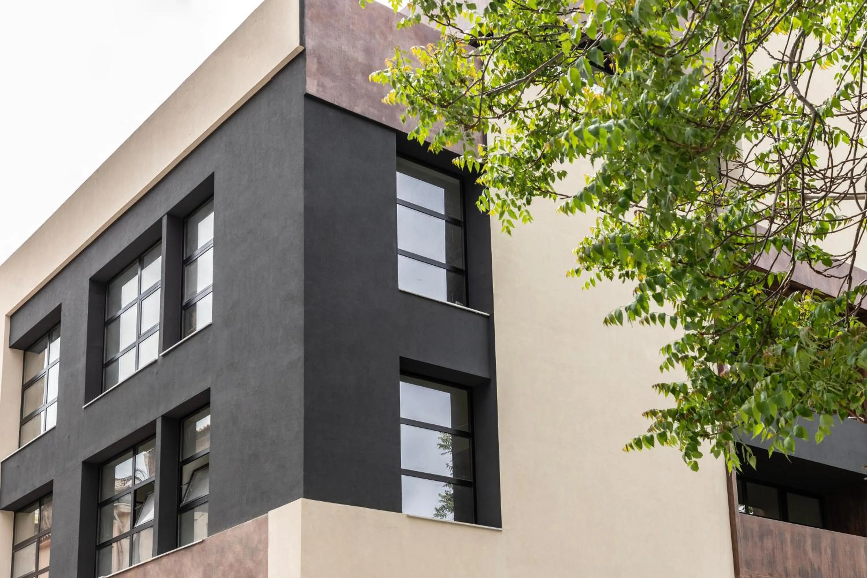 Property building in Okupa