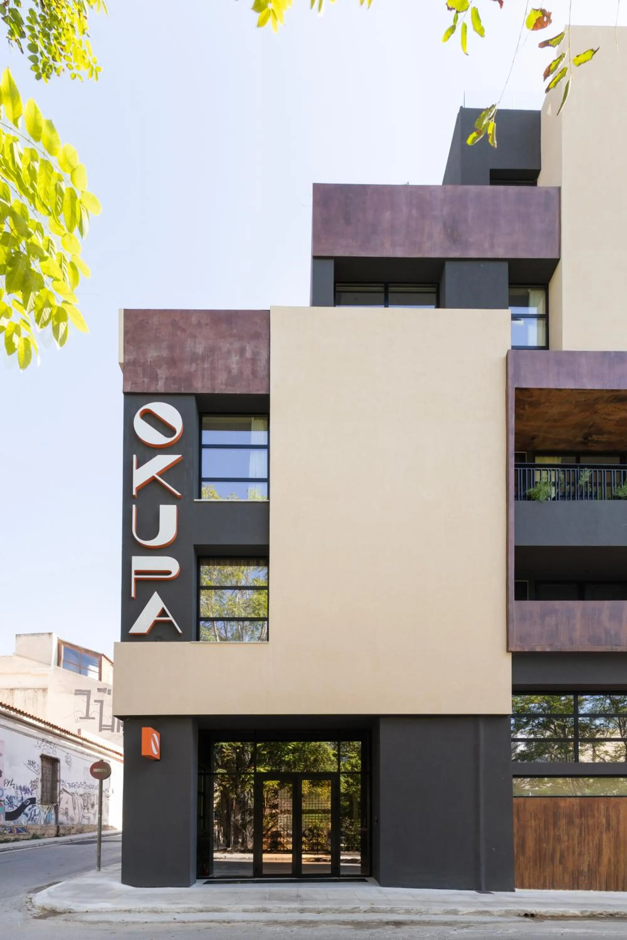 Property building in Okupa