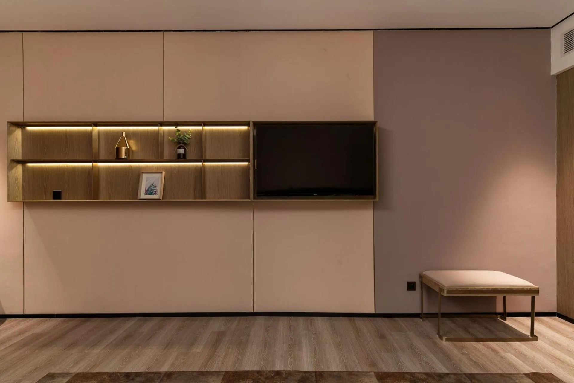 TV and multimedia in Echarm Plus Hotel - Foshan Smart New City Zhangcha Metro Station Branch