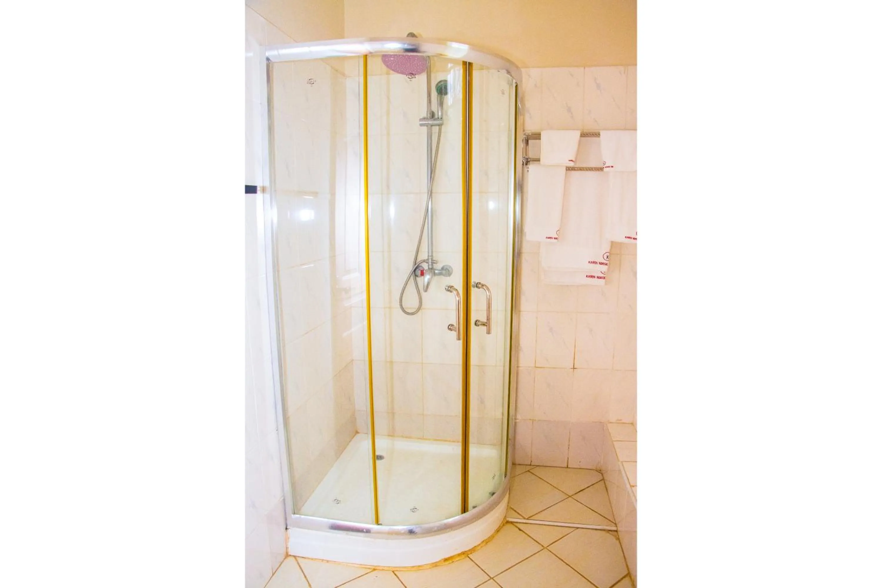 Shower in The Blixen Resort & Spa