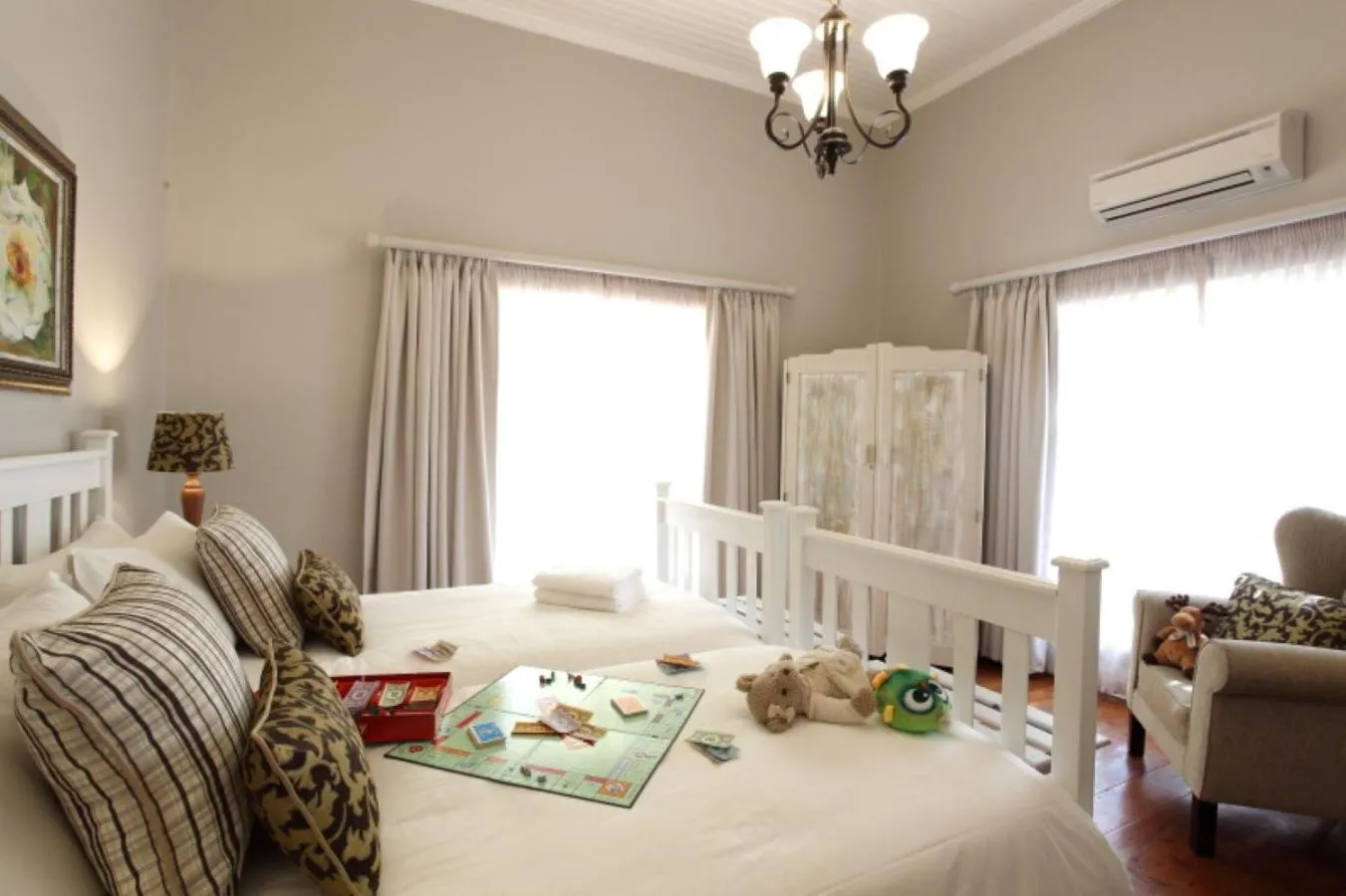 Coffee/tea facilities, Bed in Celtis Country Lodge & Restaurant