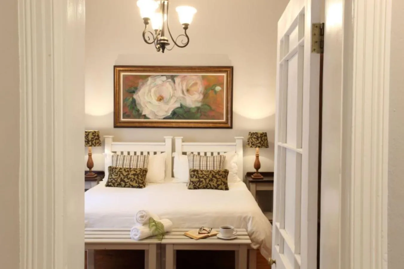 Coffee/tea facilities, Bed in Celtis Country Lodge & Restaurant