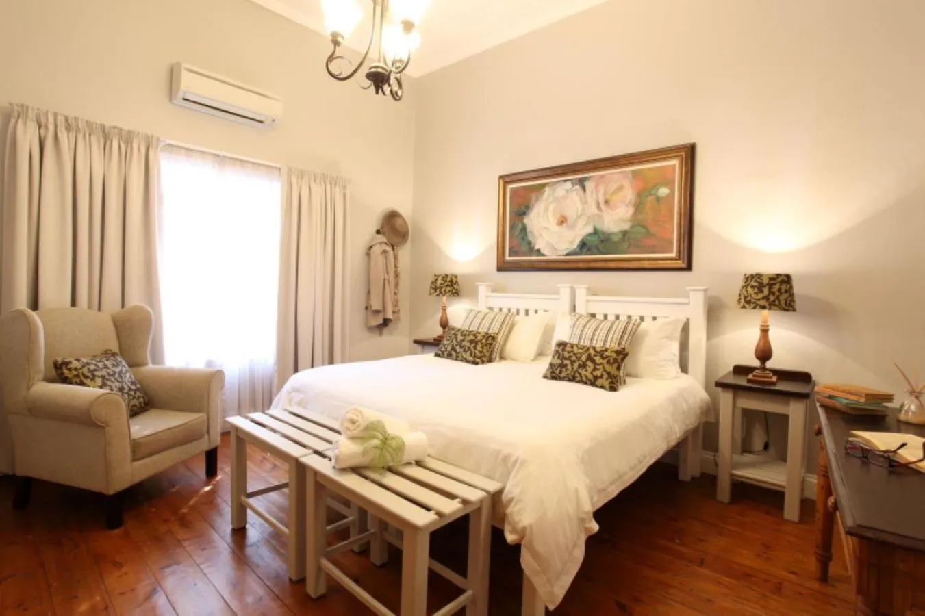 Bed in Celtis Country Lodge & Restaurant