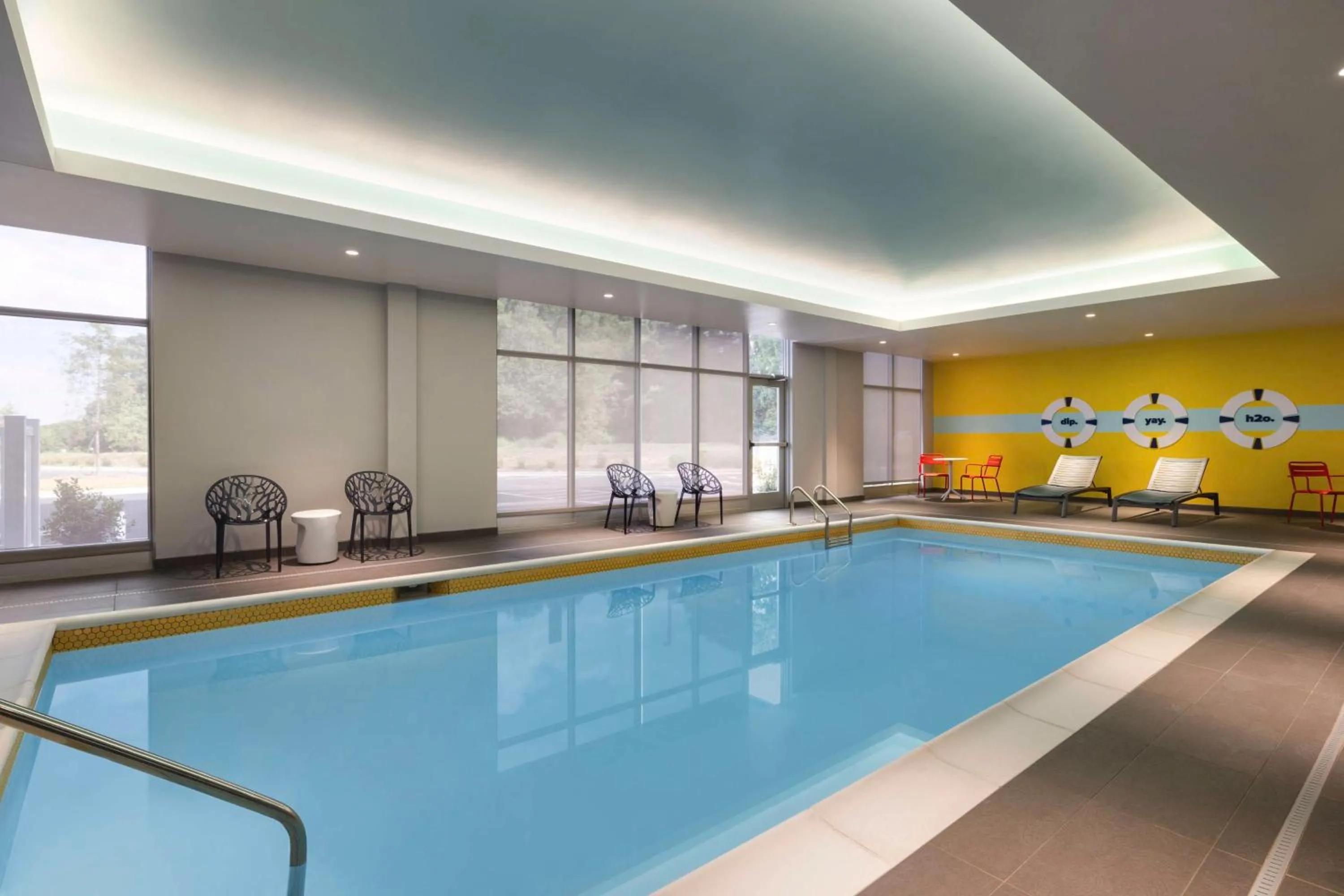 Pool view in Tru By Hilton Charlotte Tyvola I-77