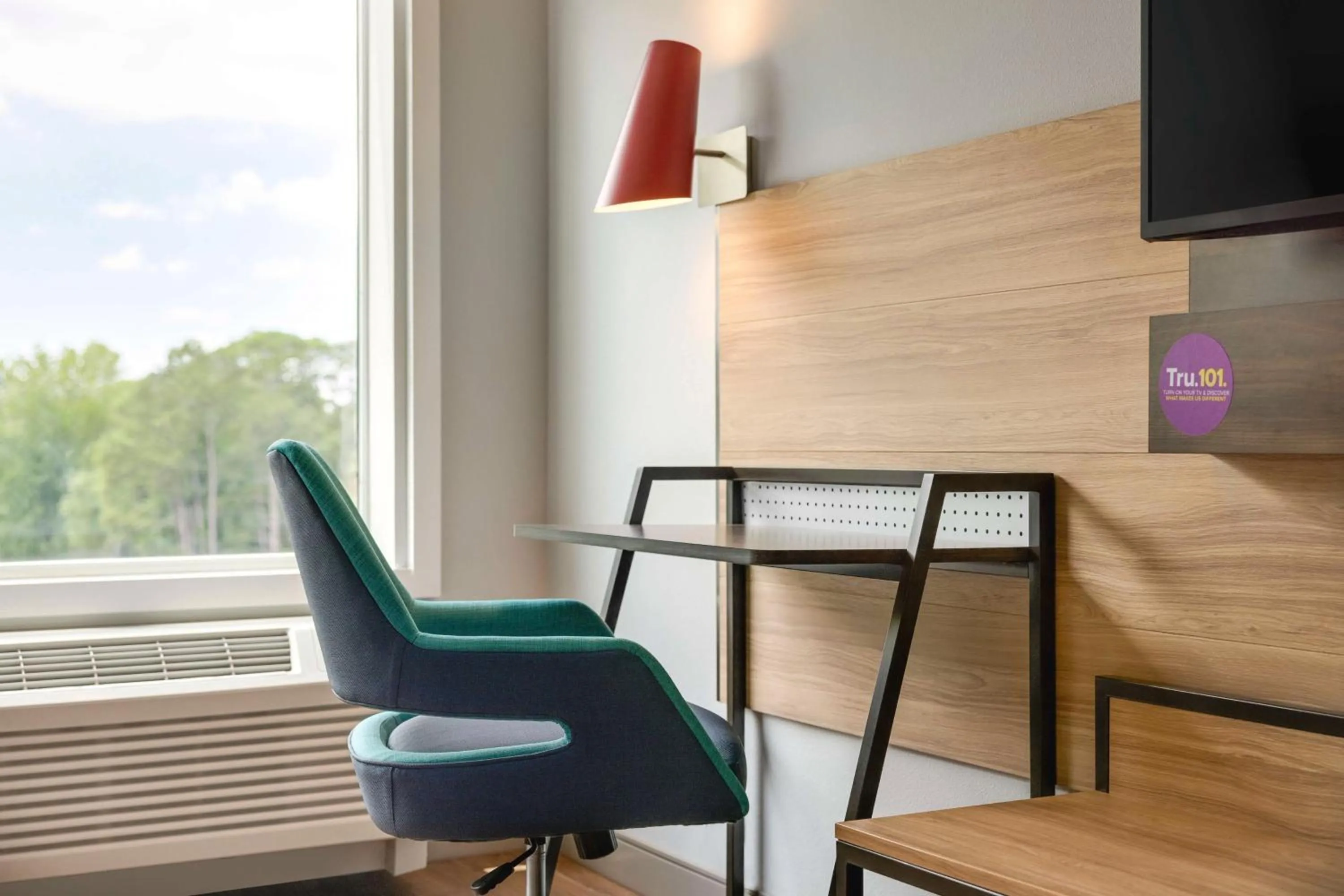 Bedroom in Tru By Hilton Charlotte Tyvola I-77