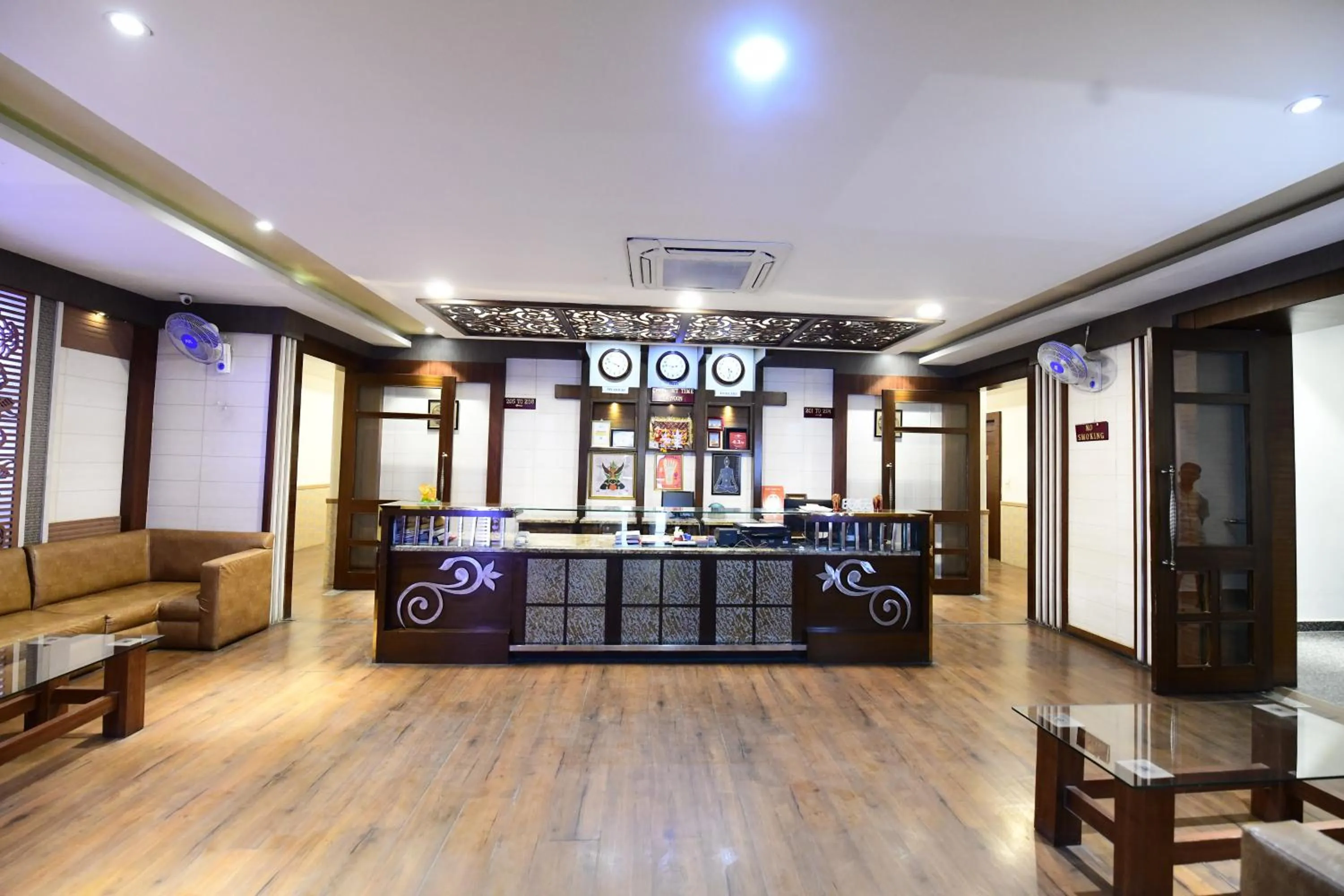 Lobby or reception in Hotel Jataka Inn