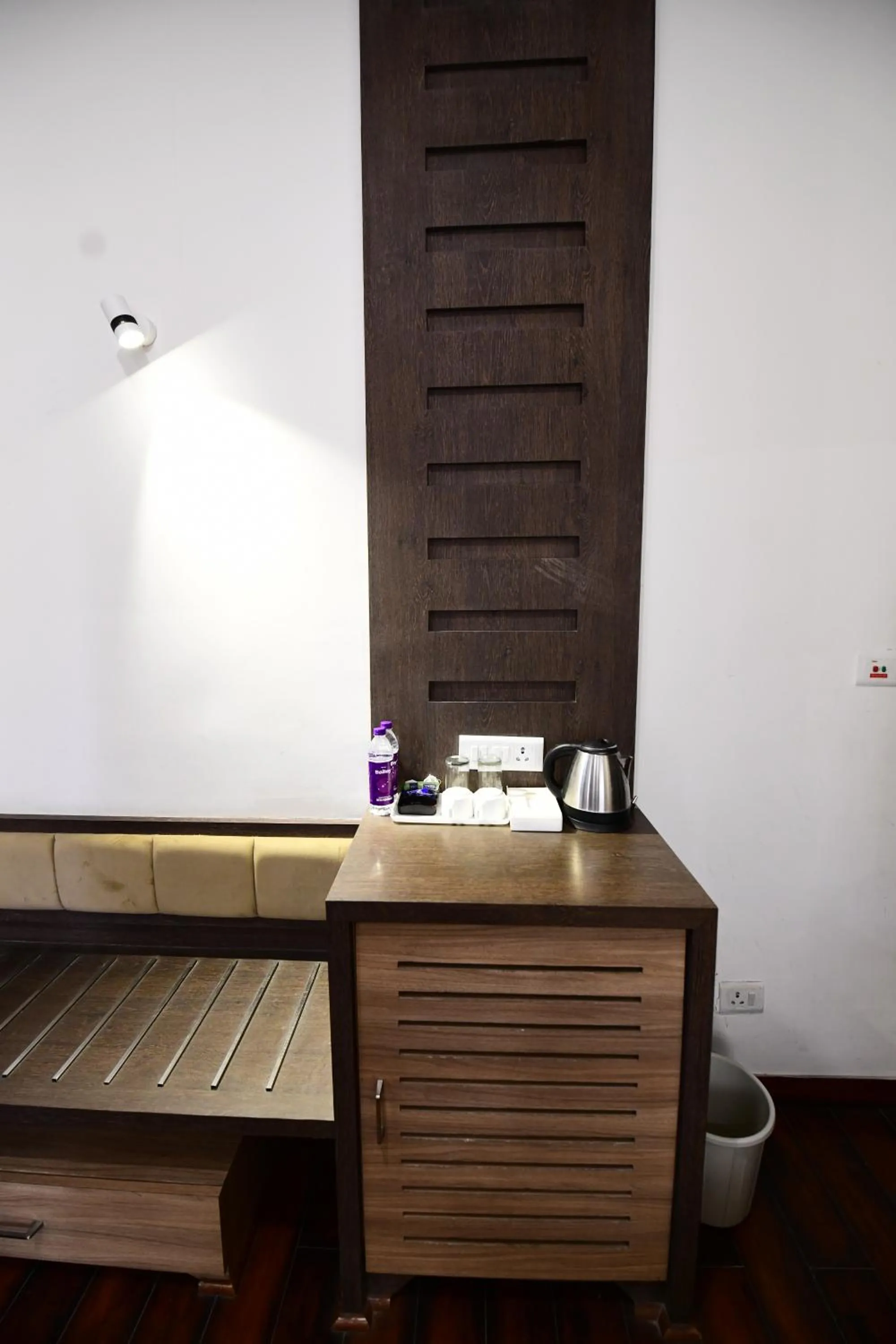 hair dresser in Hotel Jataka Inn