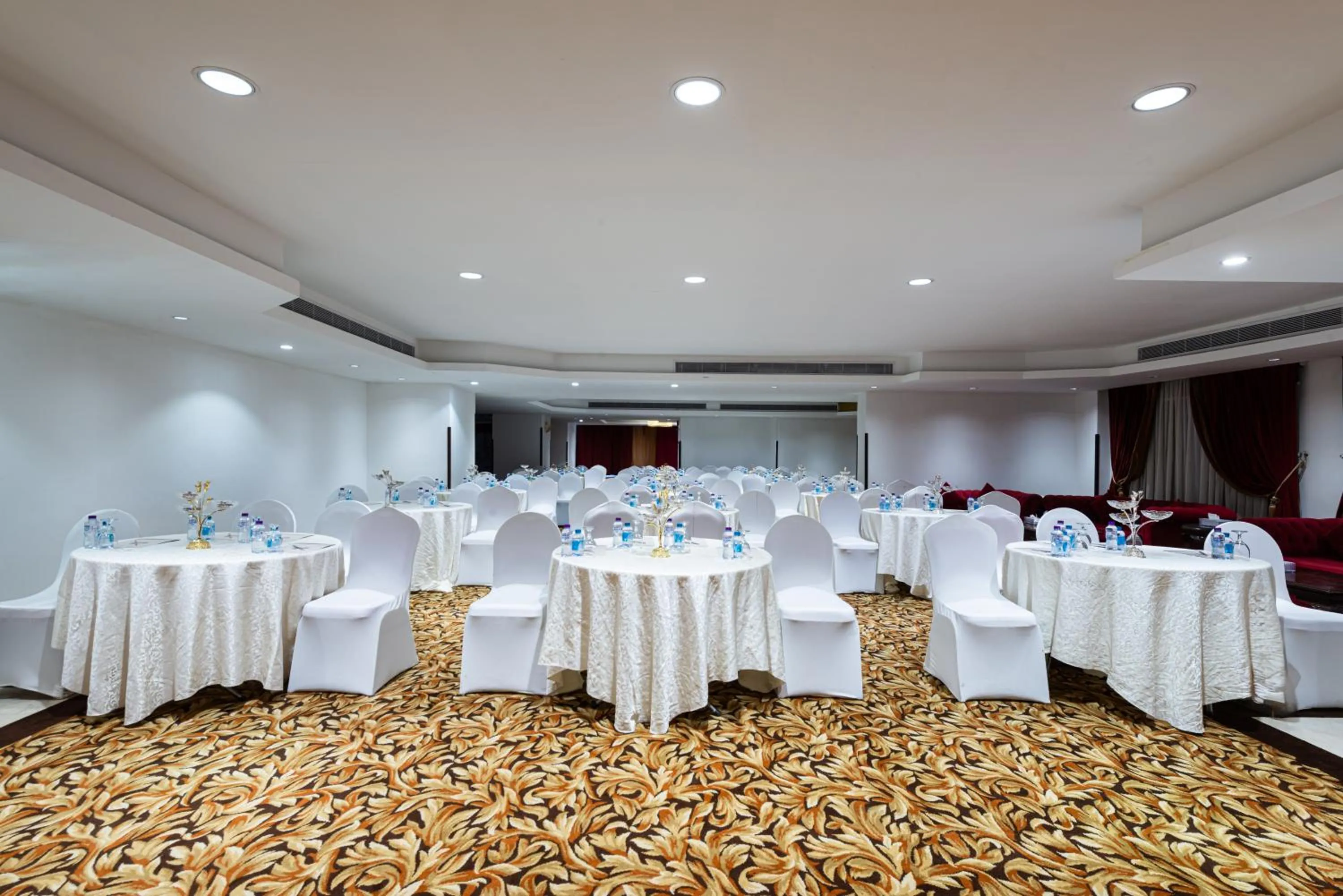 Banquet/Function facilities in Razana Al Rawdha Hotel