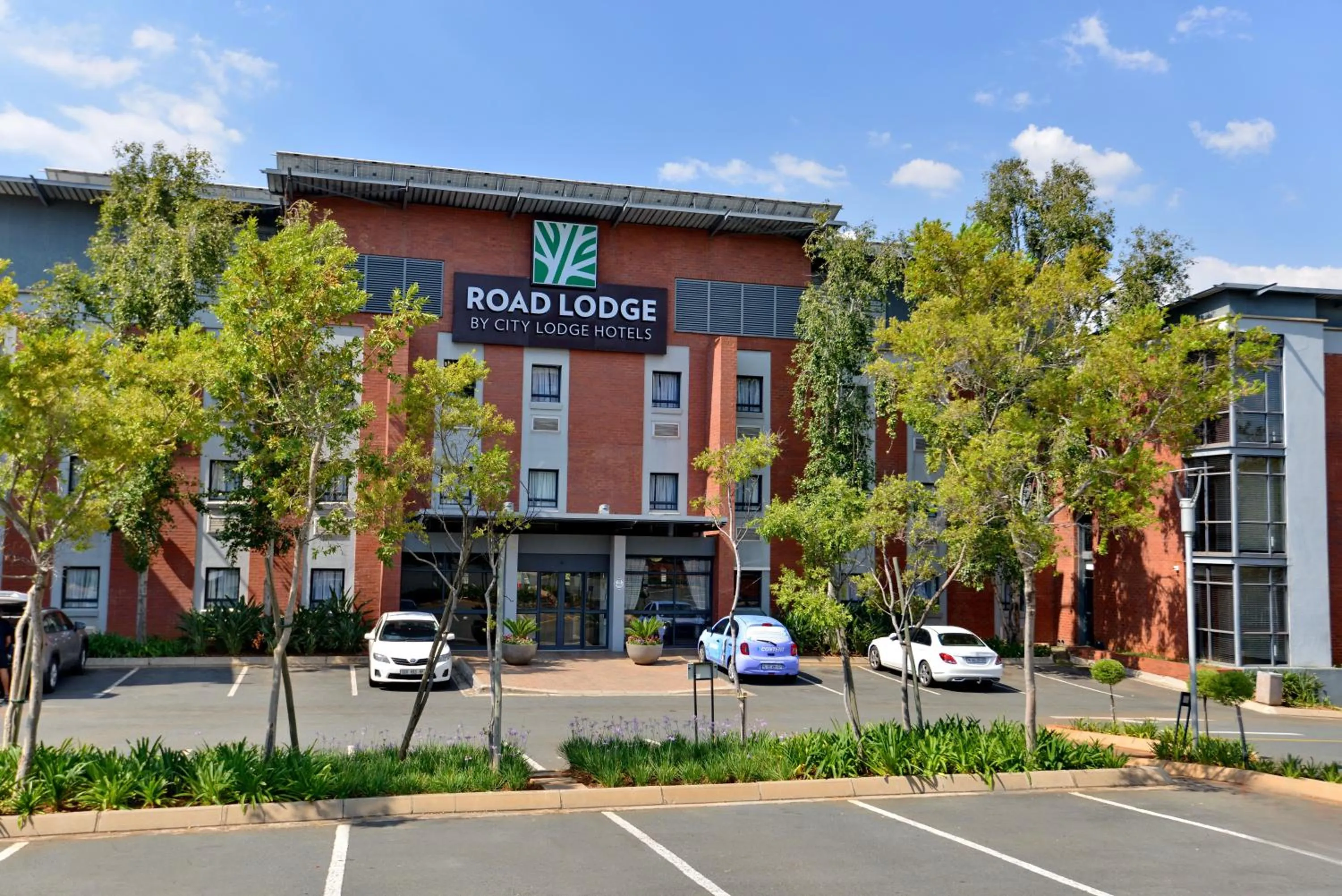 Property building in Road Lodge Centurion