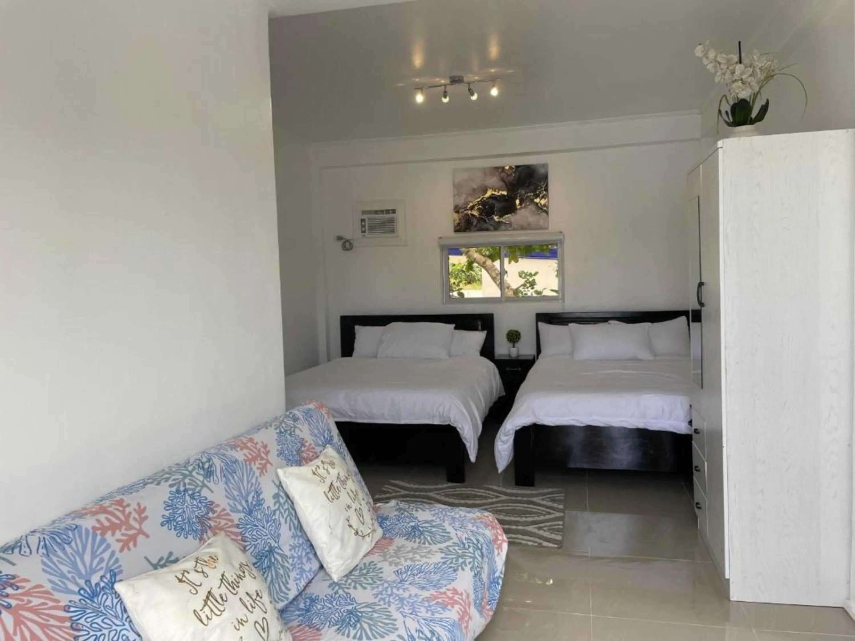 Bed in Lopez Beach Resort