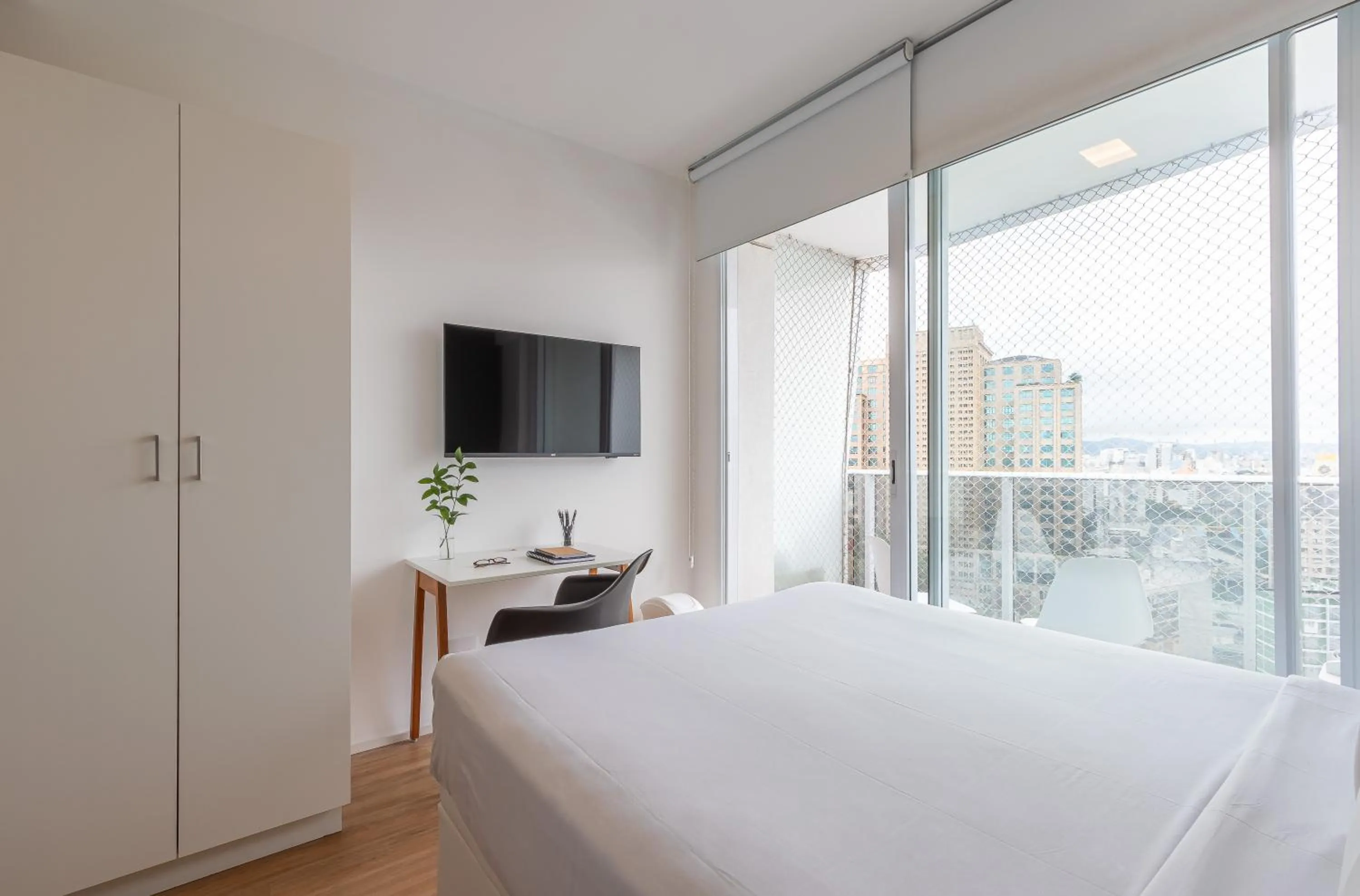 Bed in Setin Downtown Praca da Sé by Viva - Prédio completo com piscina perto de estação de metrô no Centro de São Paulo