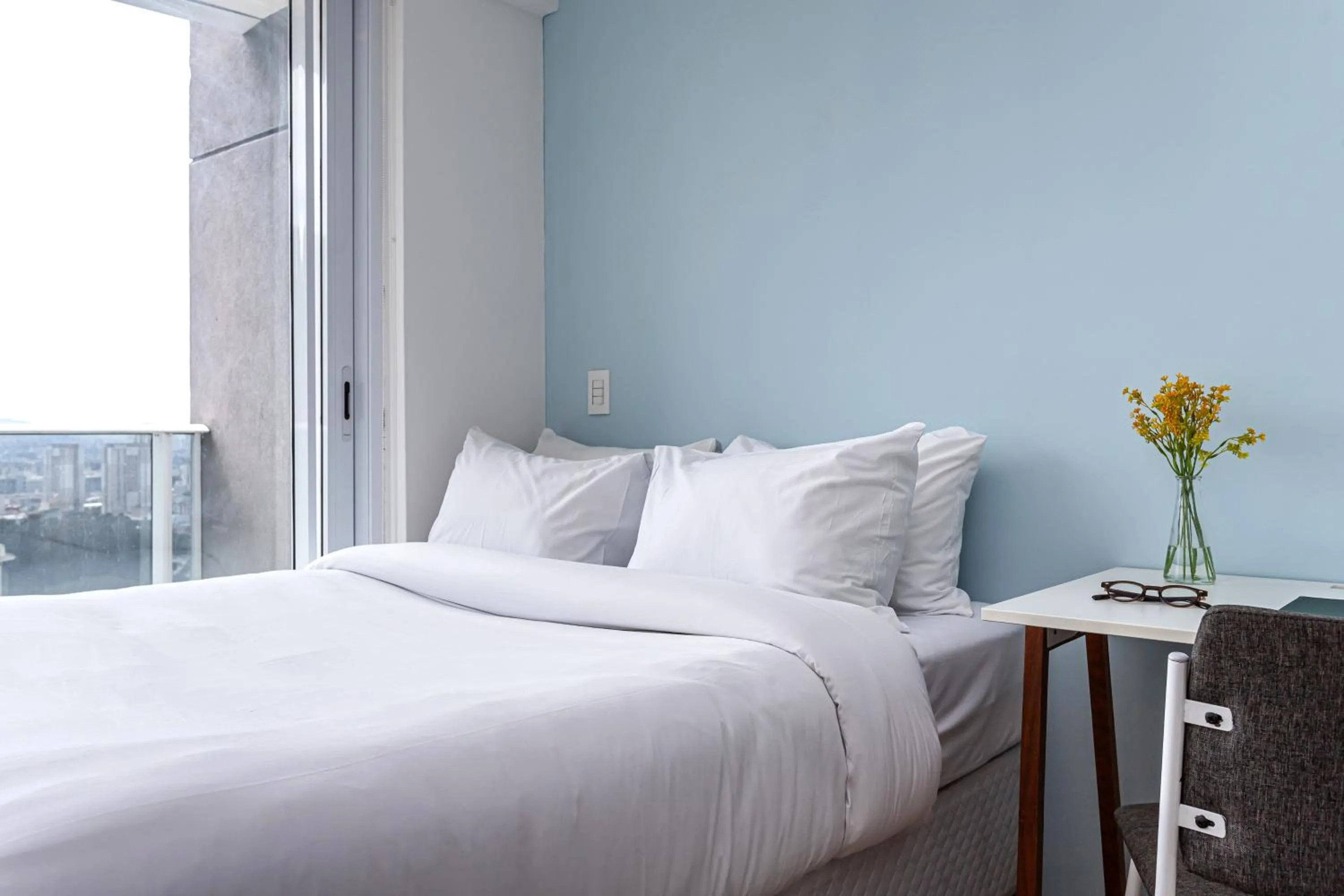 Bed in Setin Downtown Praca da Sé by Viva - Prédio completo com piscina perto de estação de metrô no Centro de São Paulo