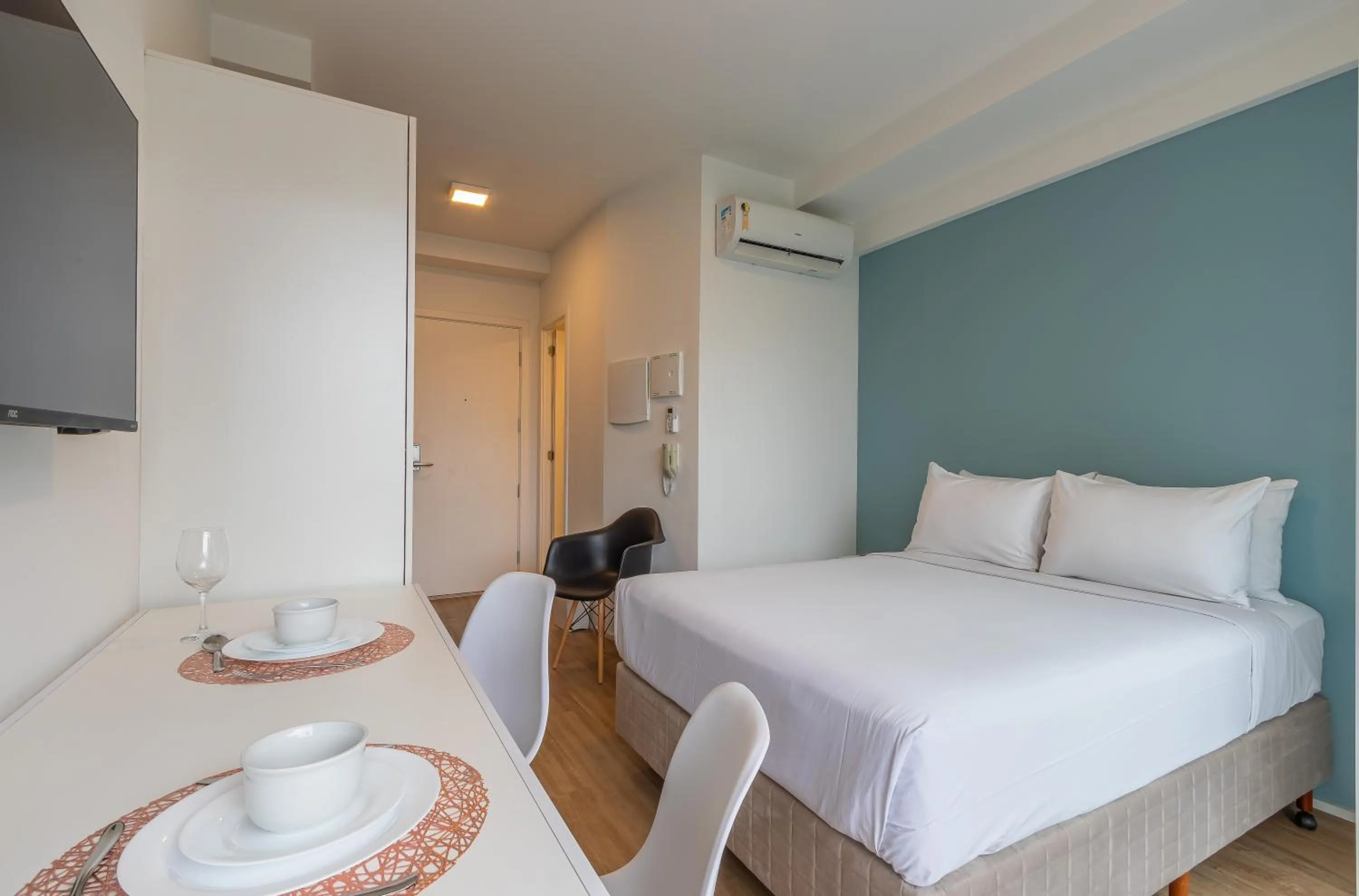 Bed in Setin Downtown Praca da Sé by Viva - Prédio completo com piscina perto de estação de metrô no Centro de São Paulo