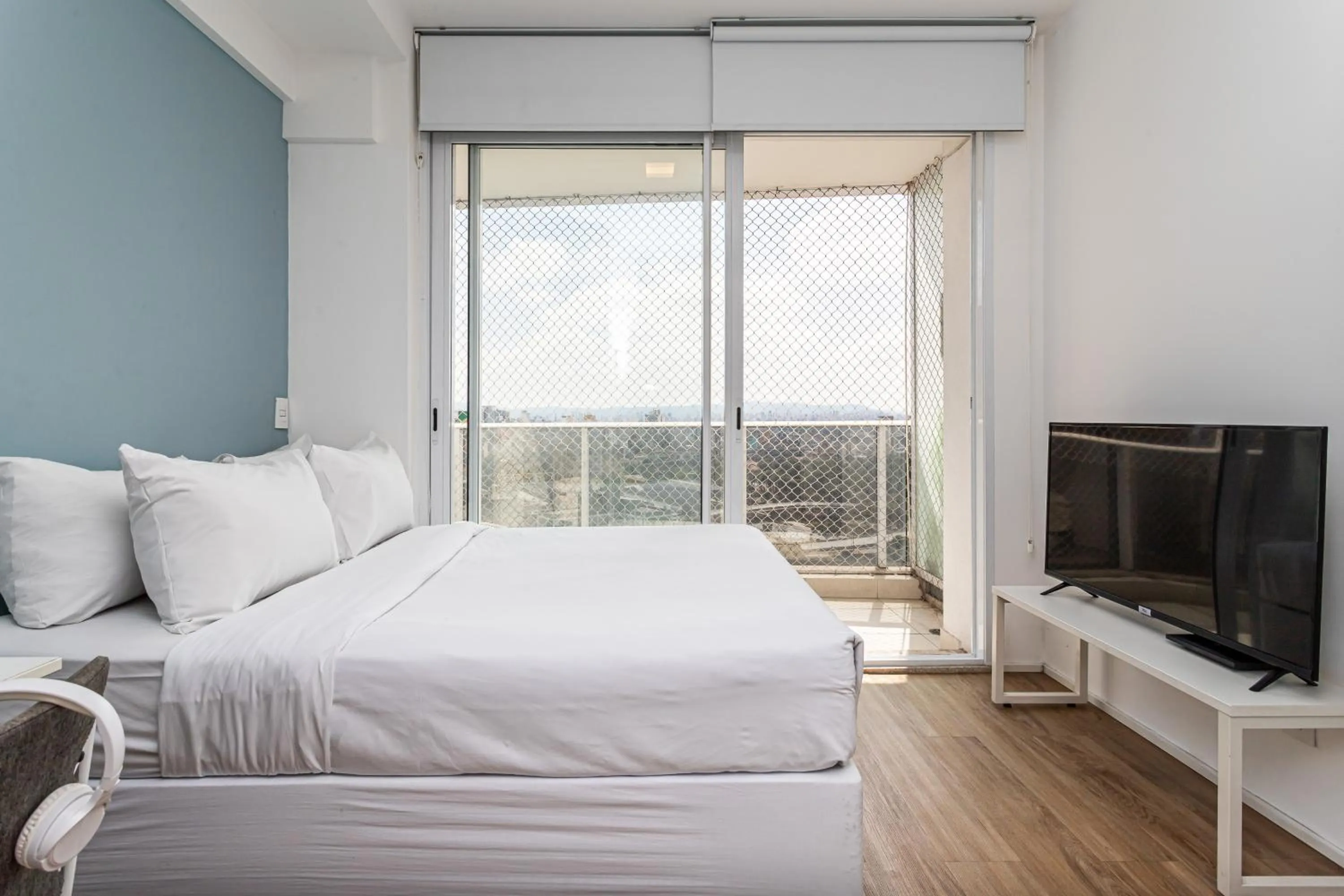 Bed in Setin Downtown Praca da Sé by Viva - Prédio completo com piscina perto de estação de metrô no Centro de São Paulo