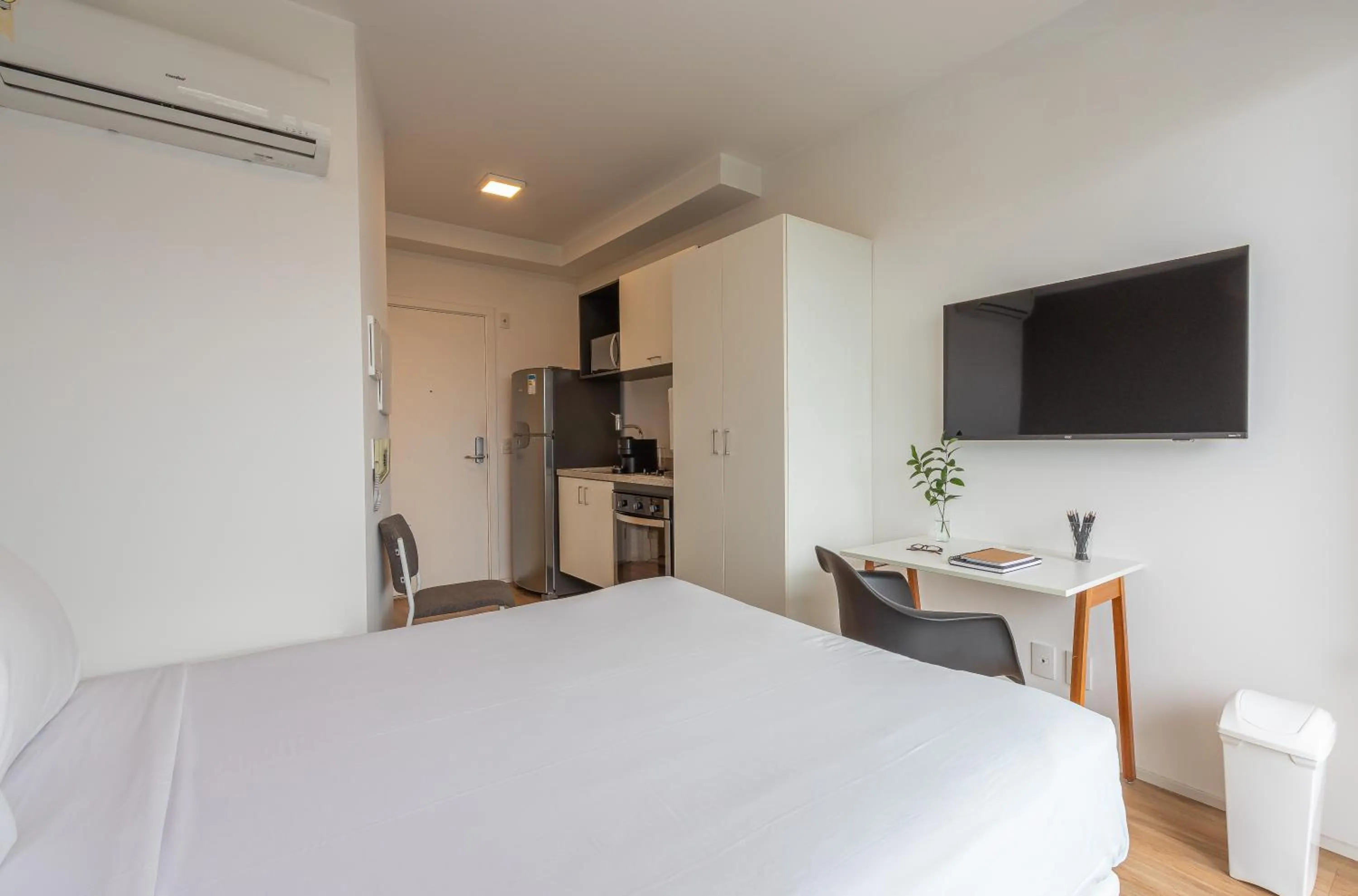 Bed in Setin Downtown Praca da Sé by Viva - Prédio completo com piscina perto de estação de metrô no Centro de São Paulo