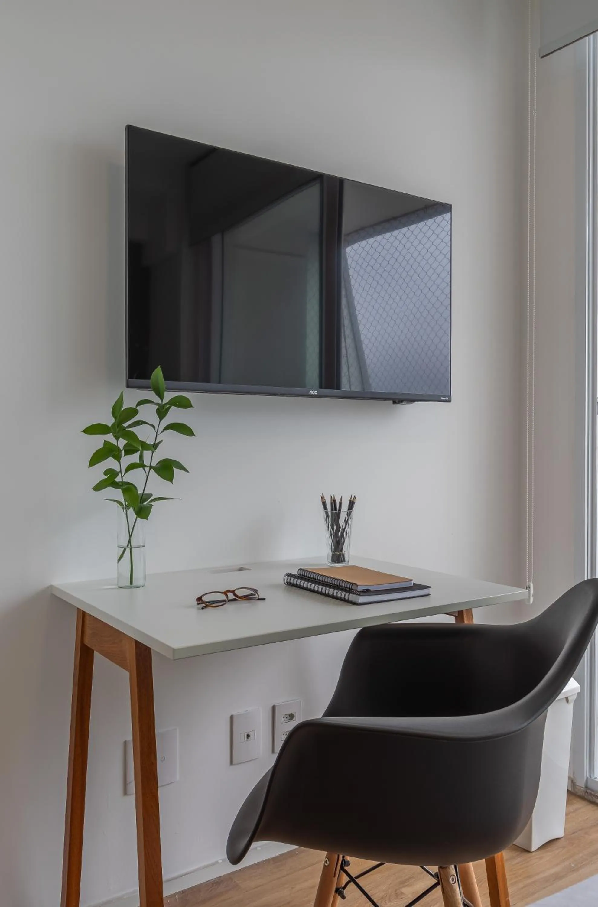 TV and multimedia in Setin Downtown Praca da Sé by Viva - Prédio completo com piscina perto de estação de metrô no Centro de São Paulo